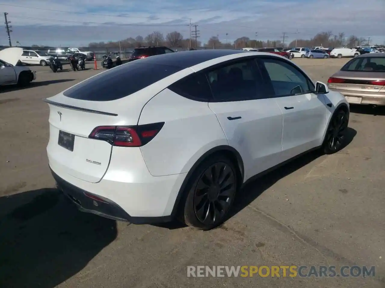 4 Photograph of a damaged car 5YJYGDEF1LF022713 TESLA MODEL Y 2020