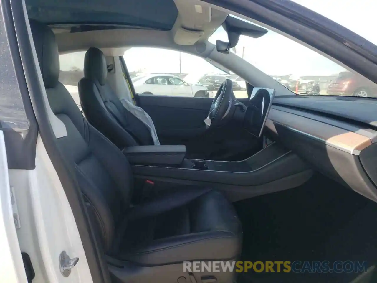 5 Photograph of a damaged car 5YJYGDEF1LF022713 TESLA MODEL Y 2020