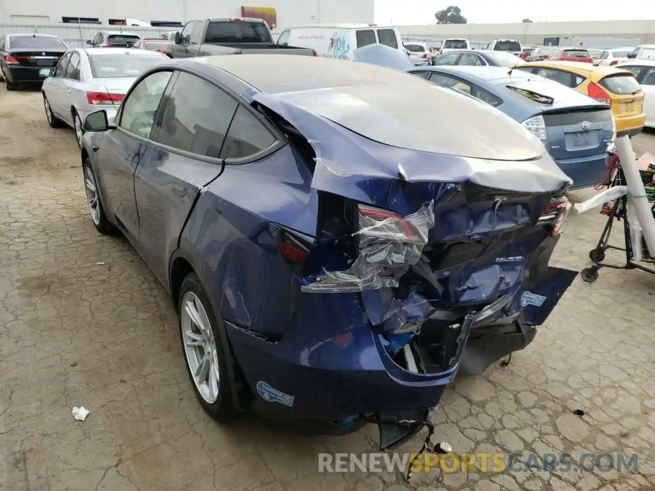 3 Photograph of a damaged car 5YJYGDEF1LF038491 TESLA MODEL Y 2020