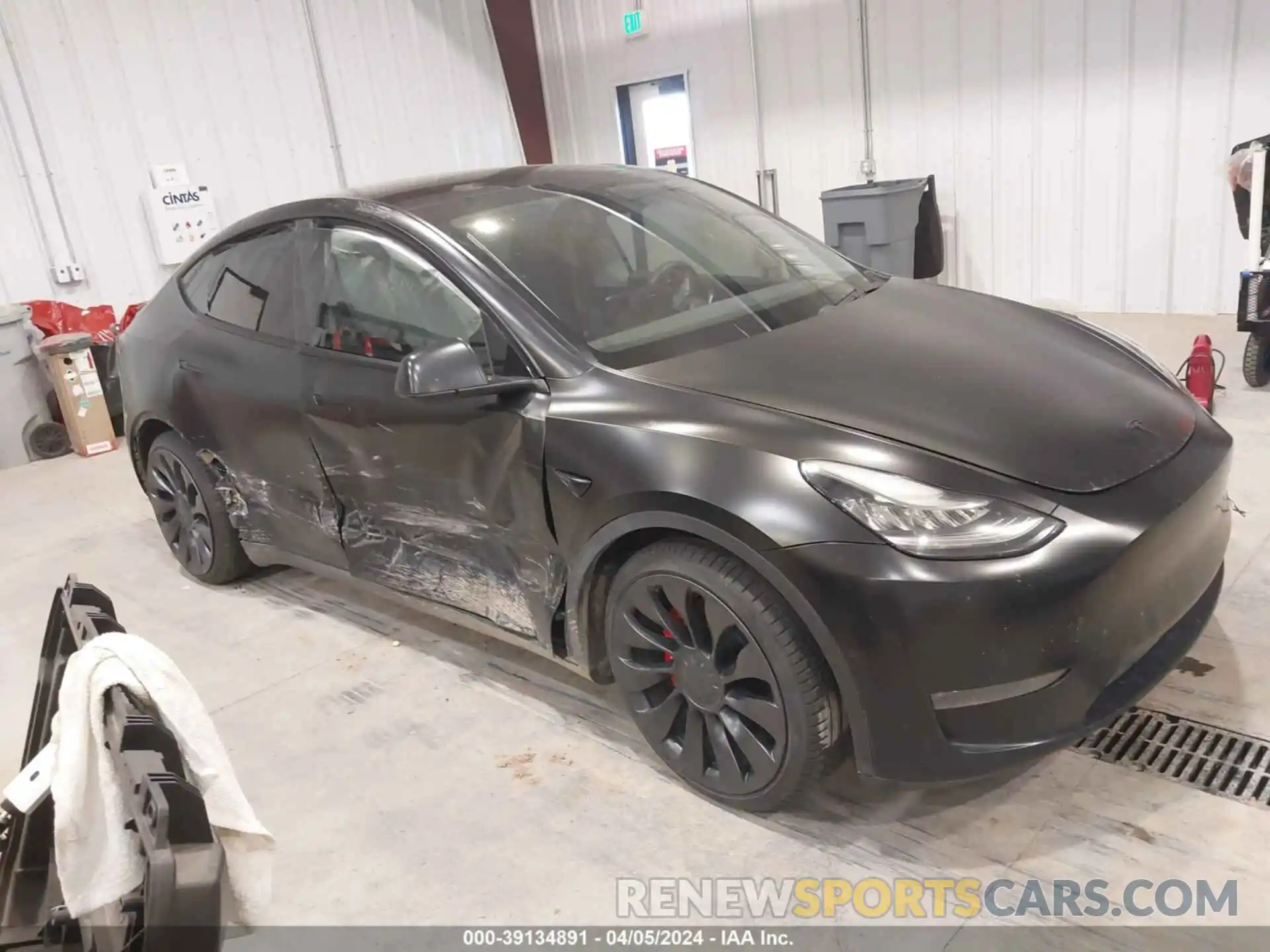 1 Photograph of a damaged car 5YJYGDEF1LF051709 TESLA MODEL Y 2020