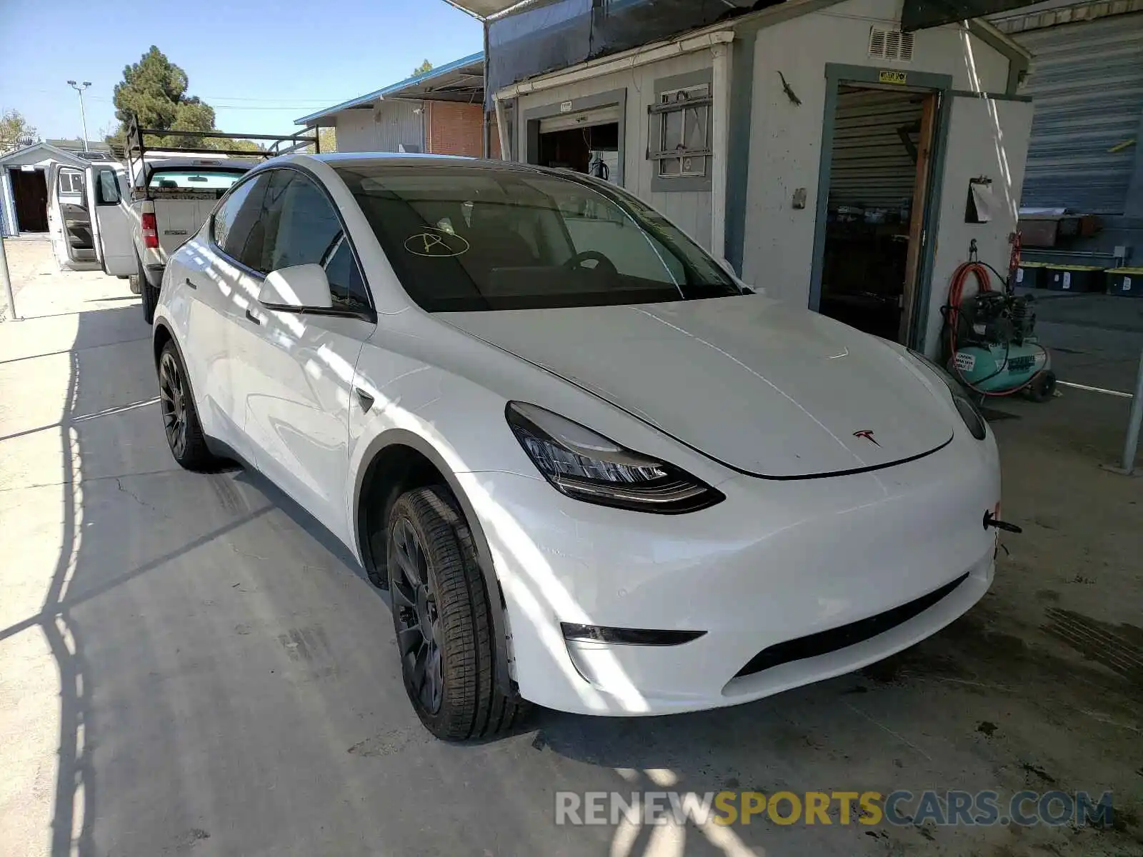 1 Photograph of a damaged car 5YJYGDEF2LF004205 TESLA MODEL Y 2020