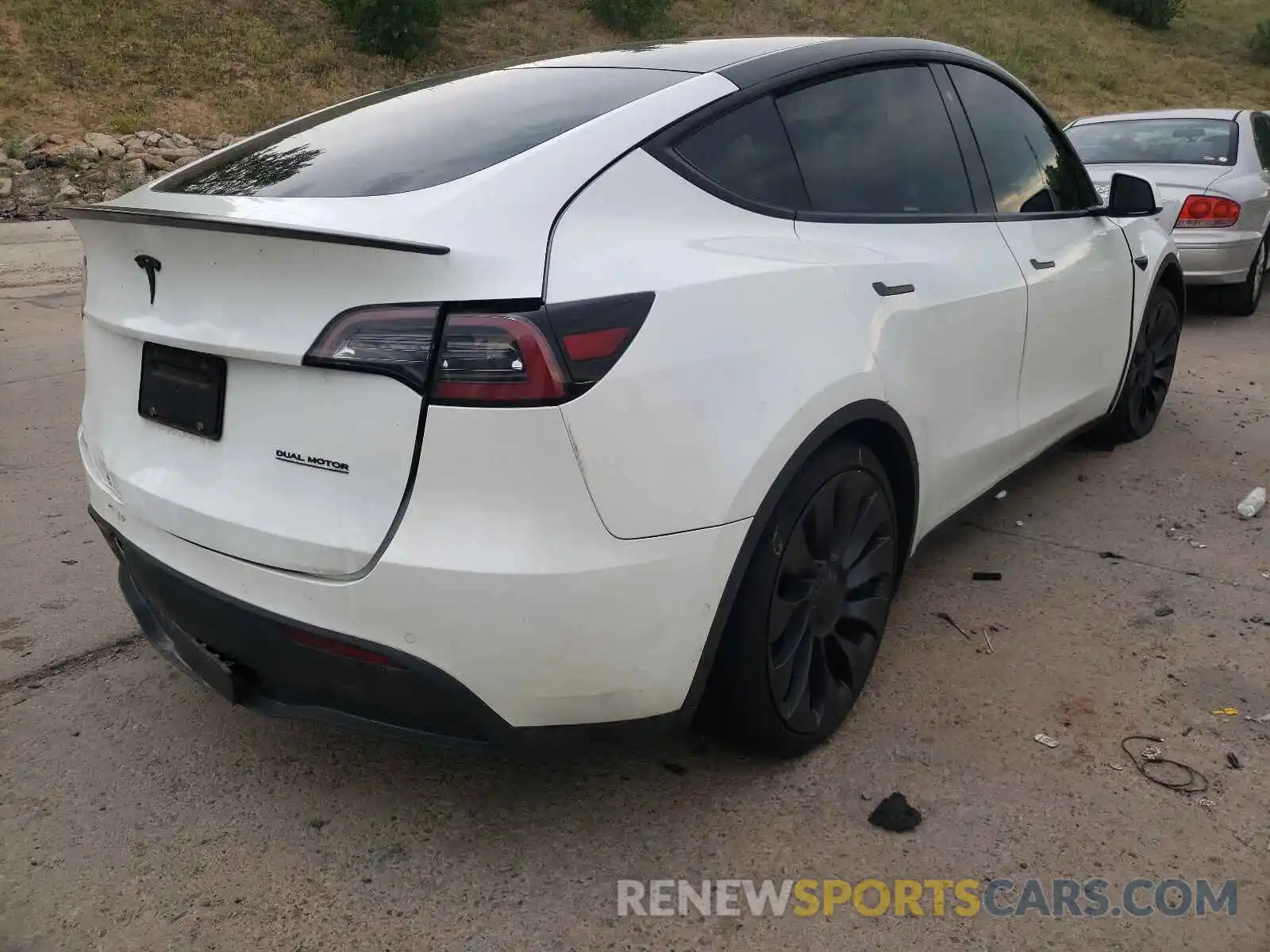 4 Photograph of a damaged car 5YJYGDEF2LF018279 TESLA MODEL Y 2020