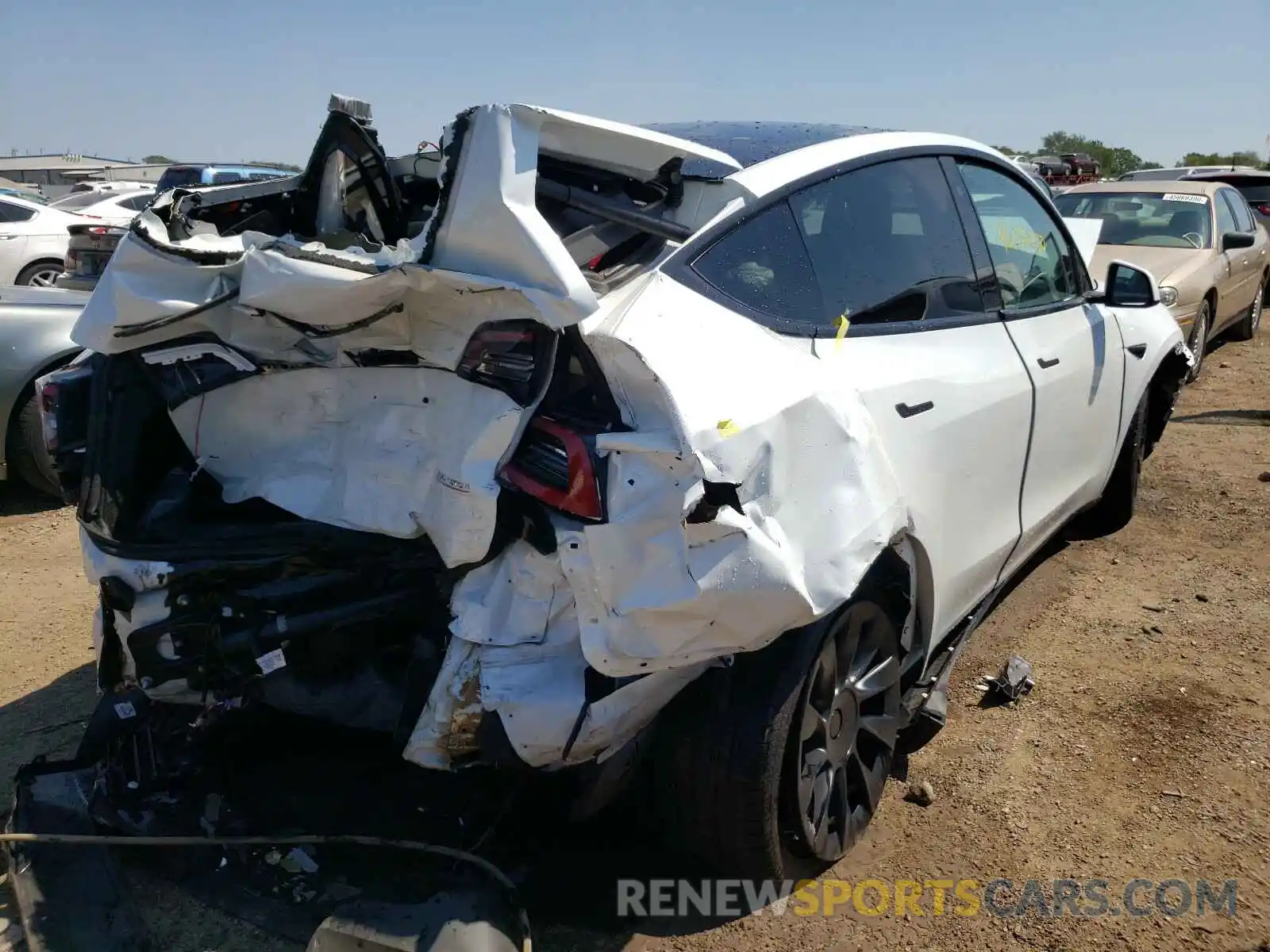 4 Photograph of a damaged car 5YJYGDEF2LF023871 TESLA MODEL Y 2020