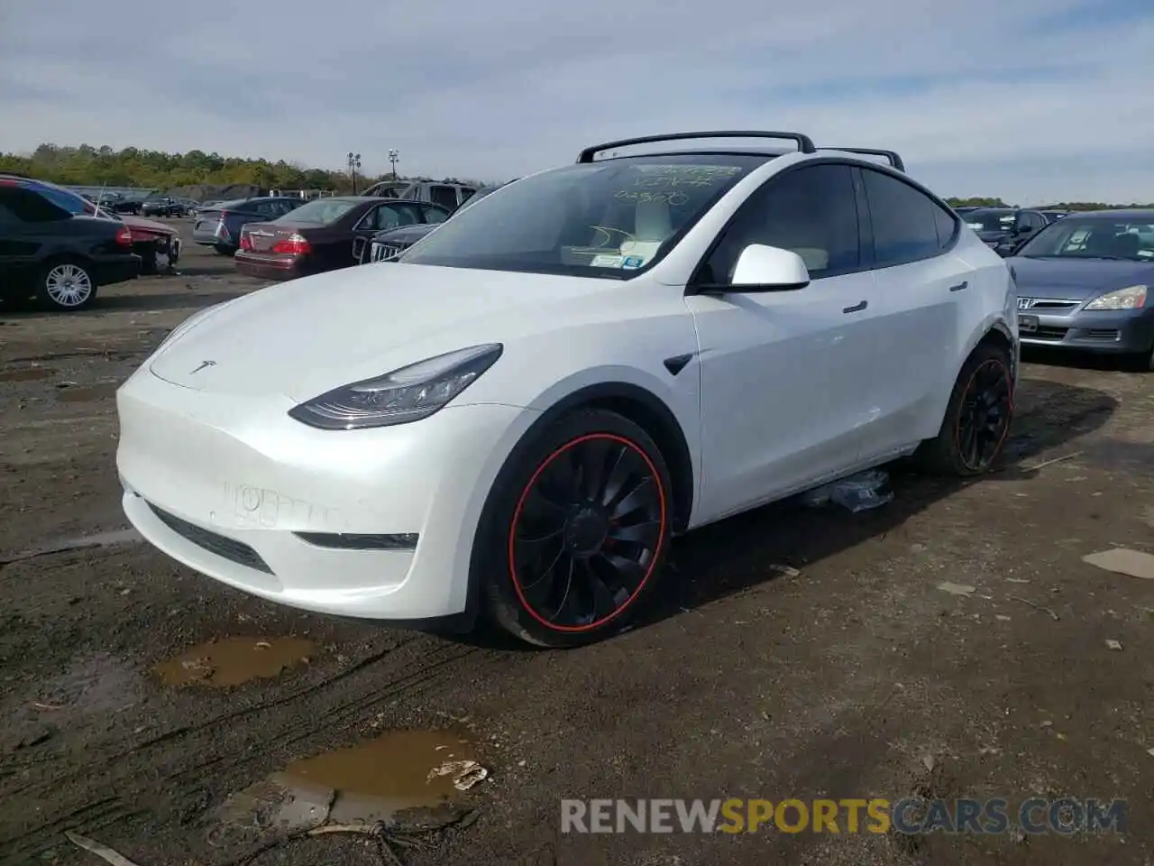 2 Photograph of a damaged car 5YJYGDEF2LF025670 TESLA MODEL Y 2020