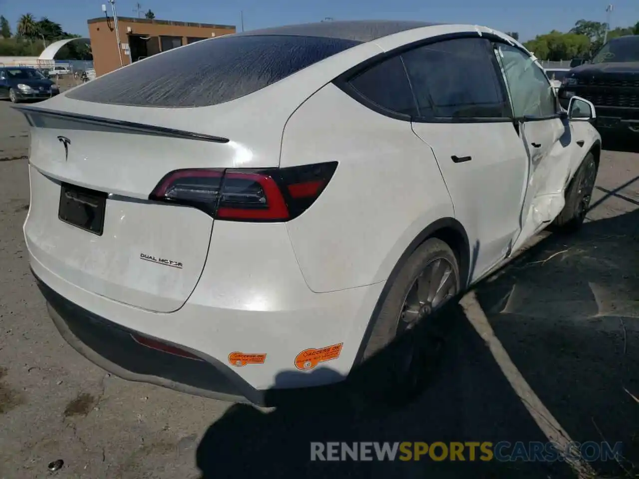 4 Photograph of a damaged car 5YJYGDEF2LF033705 TESLA MODEL Y 2020