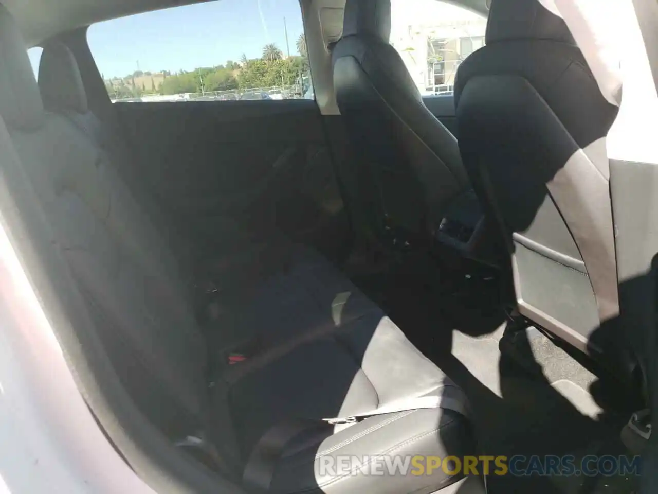 6 Photograph of a damaged car 5YJYGDEF2LF033705 TESLA MODEL Y 2020