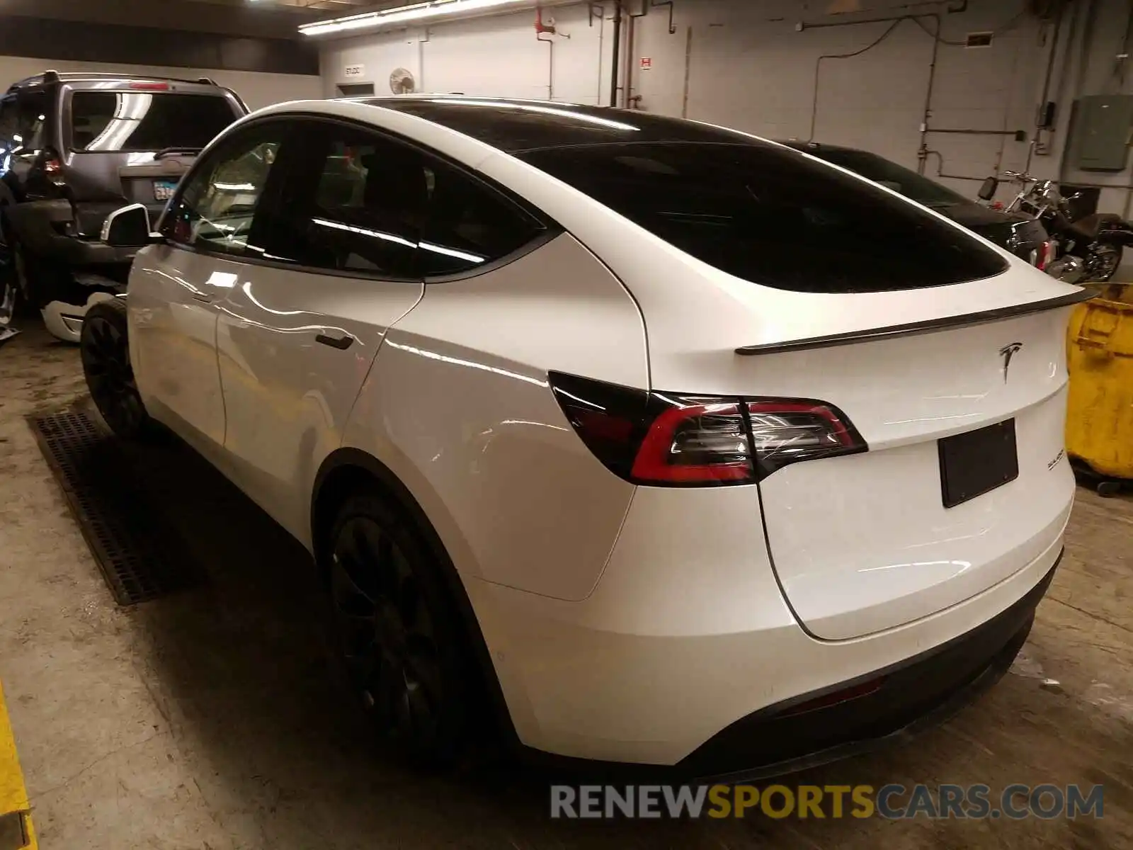 3 Photograph of a damaged car 5YJYGDEF2LF046809 TESLA MODEL Y 2020