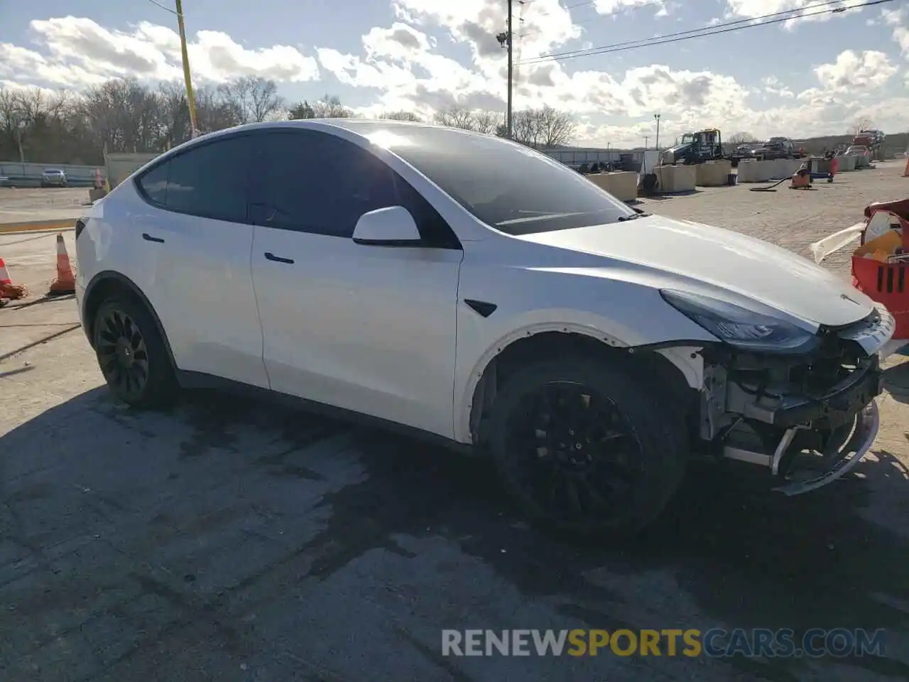 4 Photograph of a damaged car 5YJYGDEF3LF001975 TESLA MODEL Y 2020