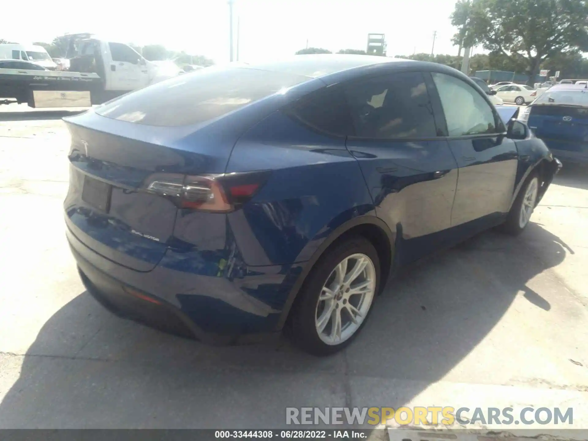 4 Photograph of a damaged car 5YJYGDEF3LF005850 TESLA MODEL Y 2020