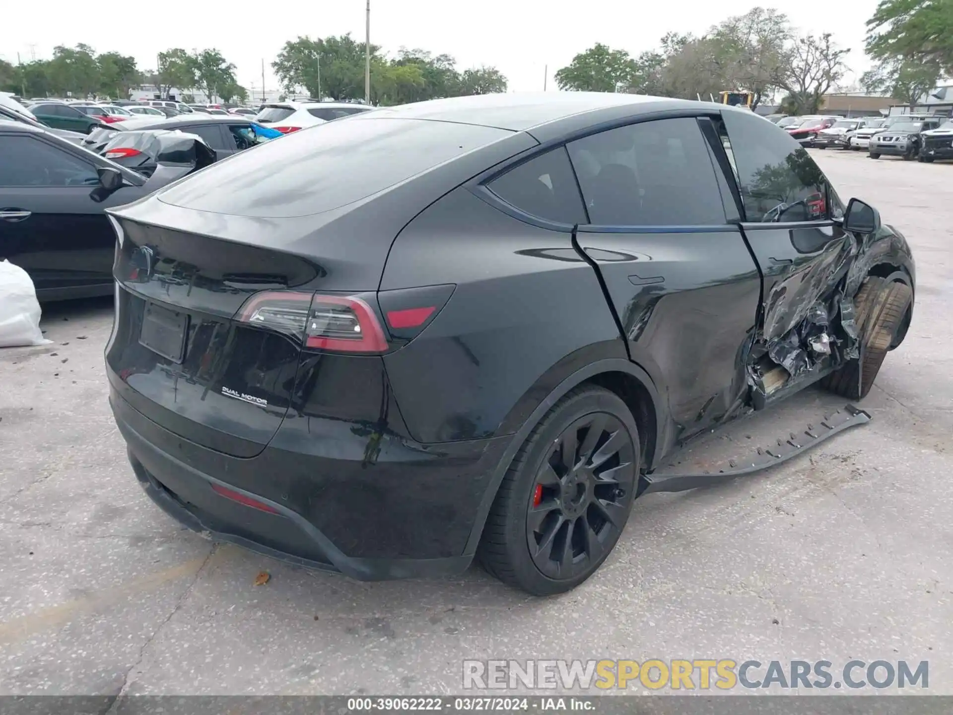 4 Photograph of a damaged car 5YJYGDEF3LF012202 TESLA MODEL Y 2020