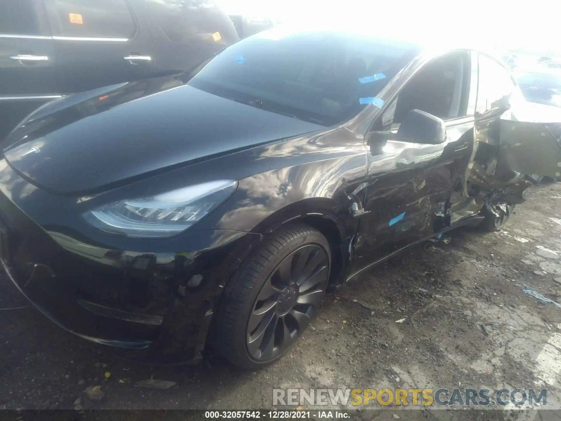 2 Photograph of a damaged car 5YJYGDEF3LF038444 TESLA MODEL Y 2020