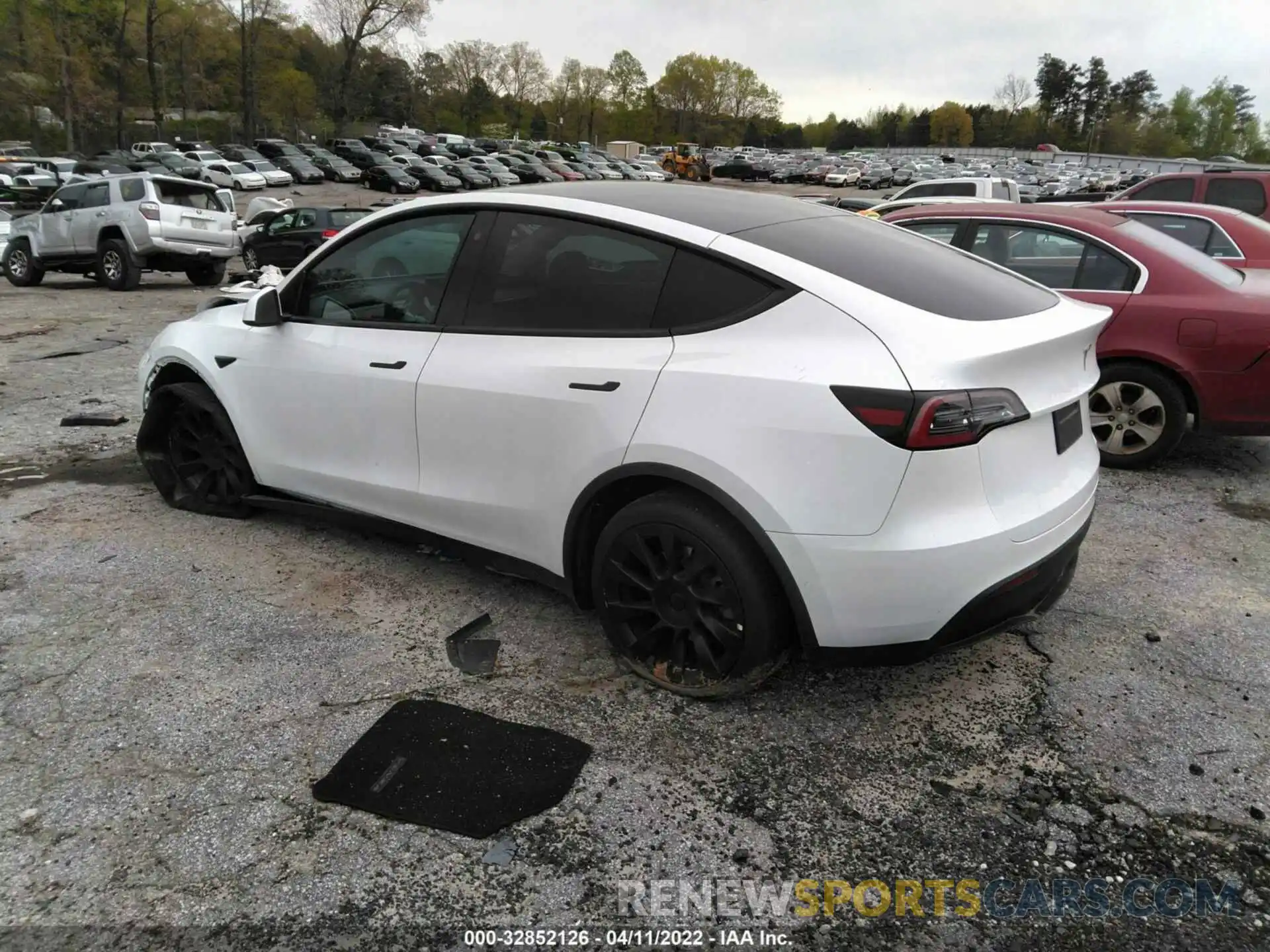 3 Photograph of a damaged car 5YJYGDEF4LF002617 TESLA MODEL Y 2020