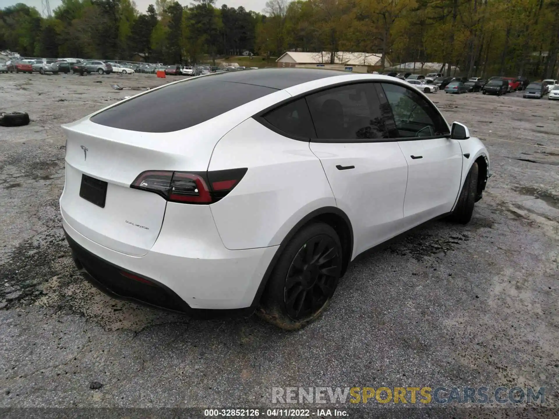 4 Photograph of a damaged car 5YJYGDEF4LF002617 TESLA MODEL Y 2020