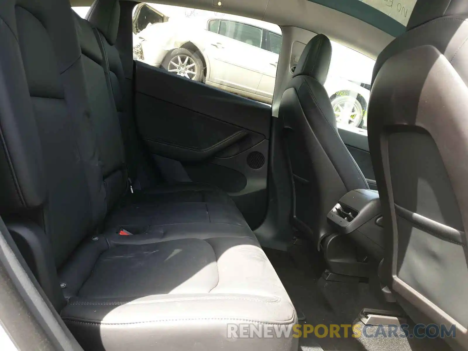 6 Photograph of a damaged car 5YJYGDEF4LF002780 TESLA MODEL Y 2020