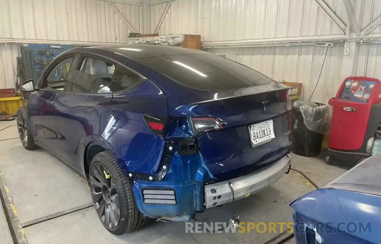 3 Photograph of a damaged car 5YJYGDEF4LF022883 TESLA MODEL Y 2020