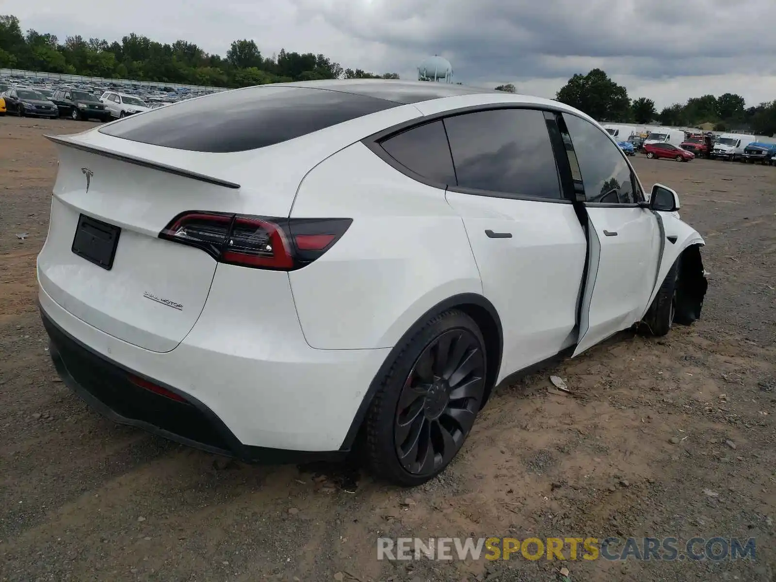 4 Photograph of a damaged car 5YJYGDEF5LF003520 TESLA MODEL Y 2020