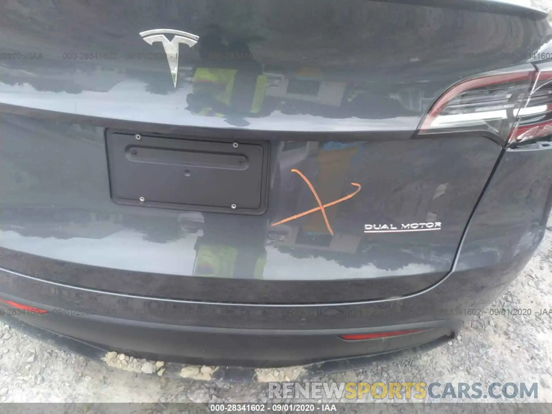 10 Photograph of a damaged car 5YJYGDEF5LF011388 TESLA MODEL Y 2020