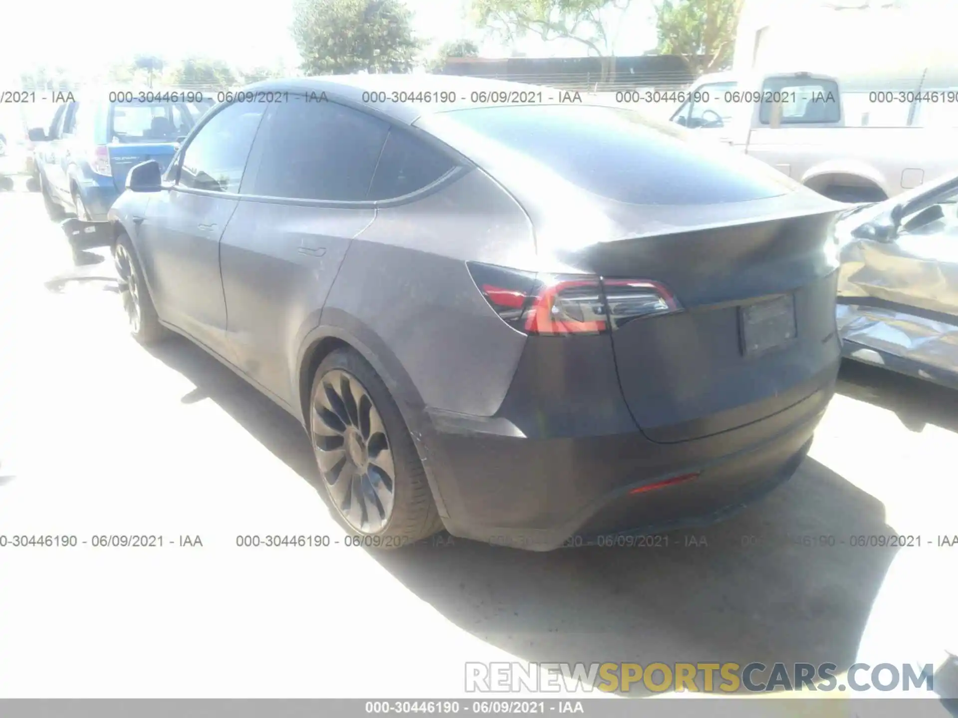 3 Photograph of a damaged car 5YJYGDEF5LF057190 TESLA MODEL Y 2020