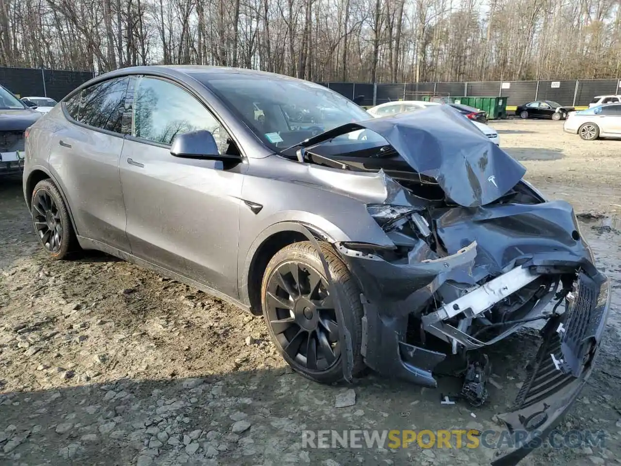 4 Photograph of a damaged car 5YJYGDEF6LF001100 TESLA MODEL Y 2020