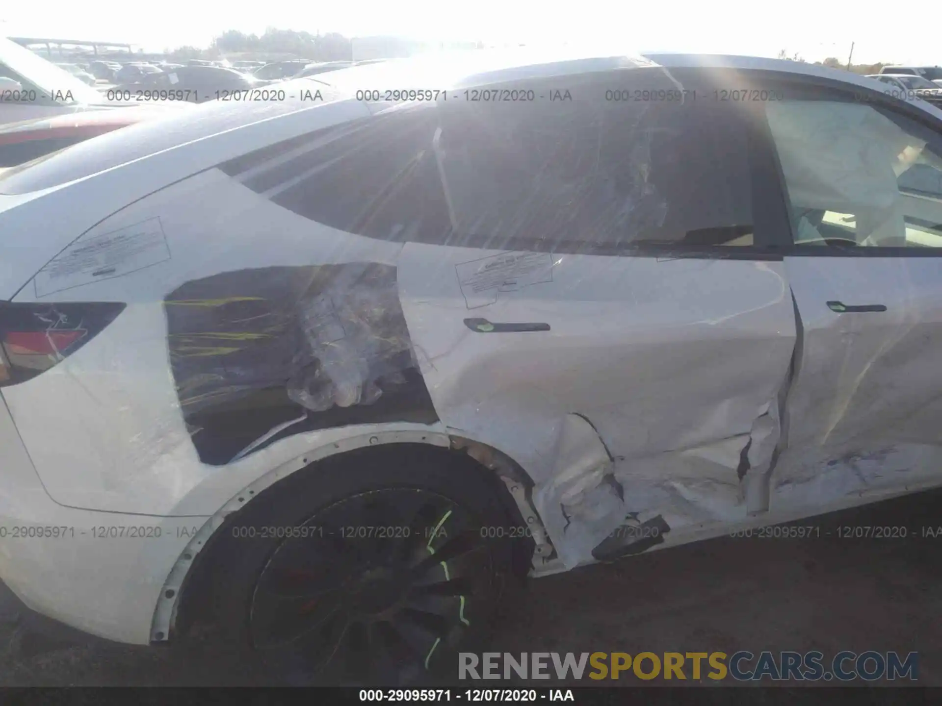 6 Photograph of a damaged car 5YJYGDEF6LF011657 TESLA MODEL Y 2020