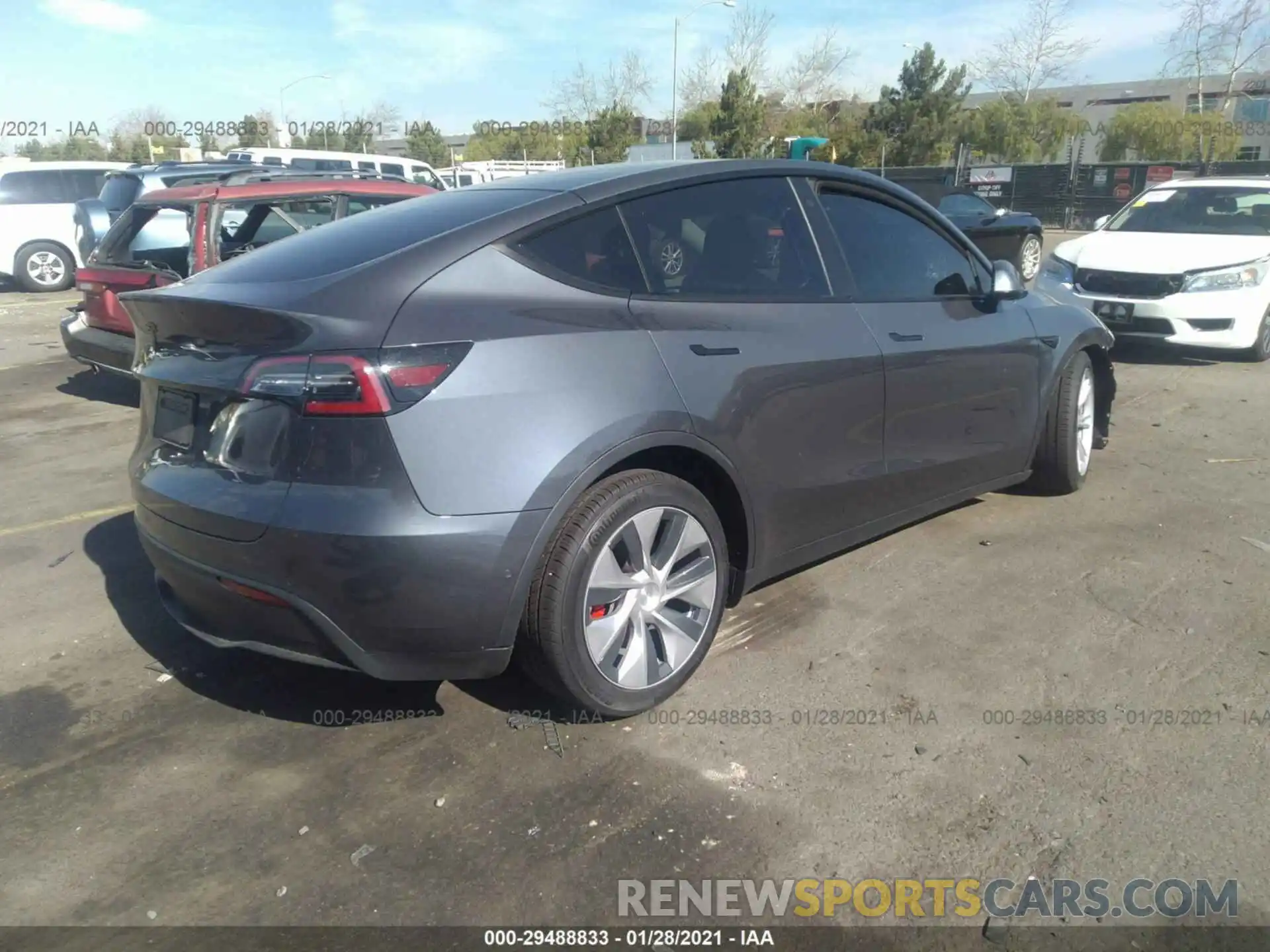 4 Photograph of a damaged car 5YJYGDEF6LF014011 TESLA MODEL Y 2020