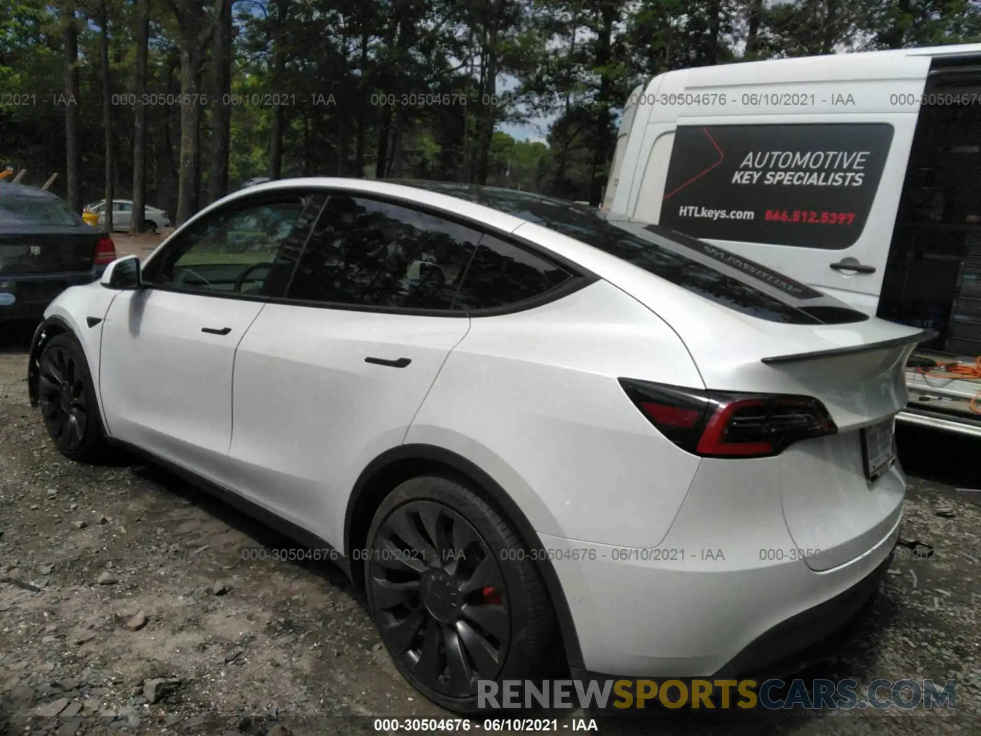 3 Фотография поврежденного автомобиля 5YJYGDEF6LF037496 TESLA MODEL Y 2020