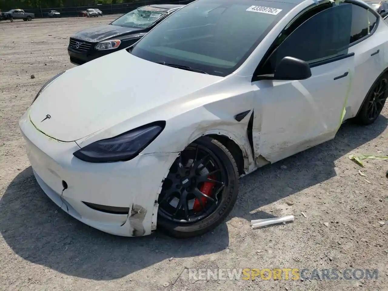 9 Фотография поврежденного автомобиля 5YJYGDEF6LF038499 TESLA MODEL Y 2020