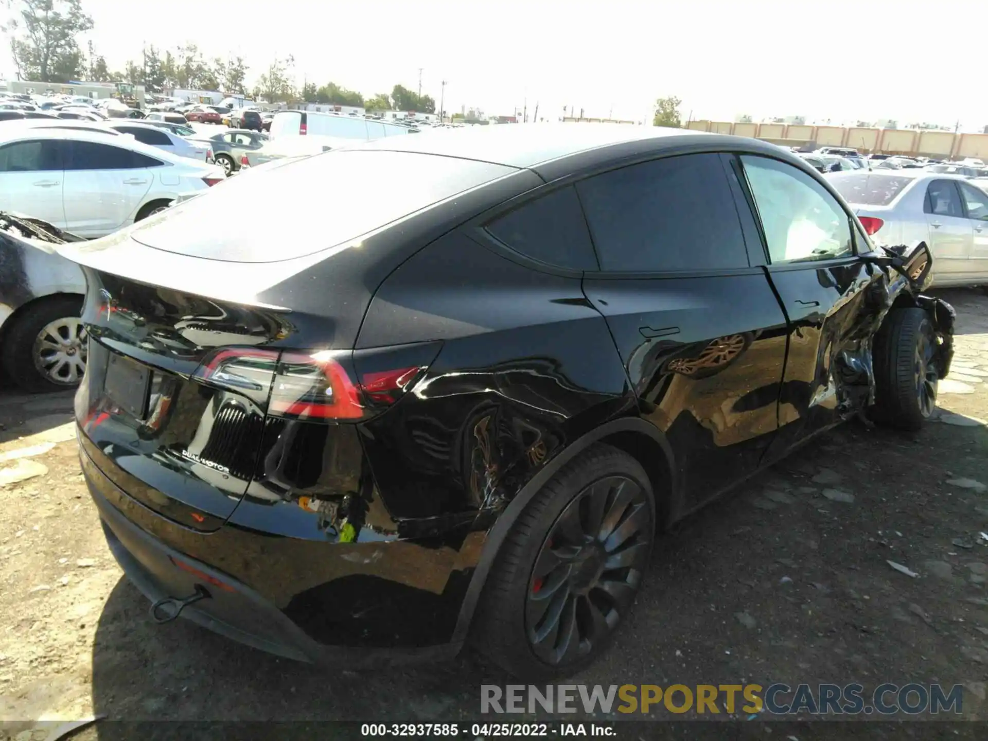 4 Photograph of a damaged car 5YJYGDEF6LF057229 TESLA MODEL Y 2020