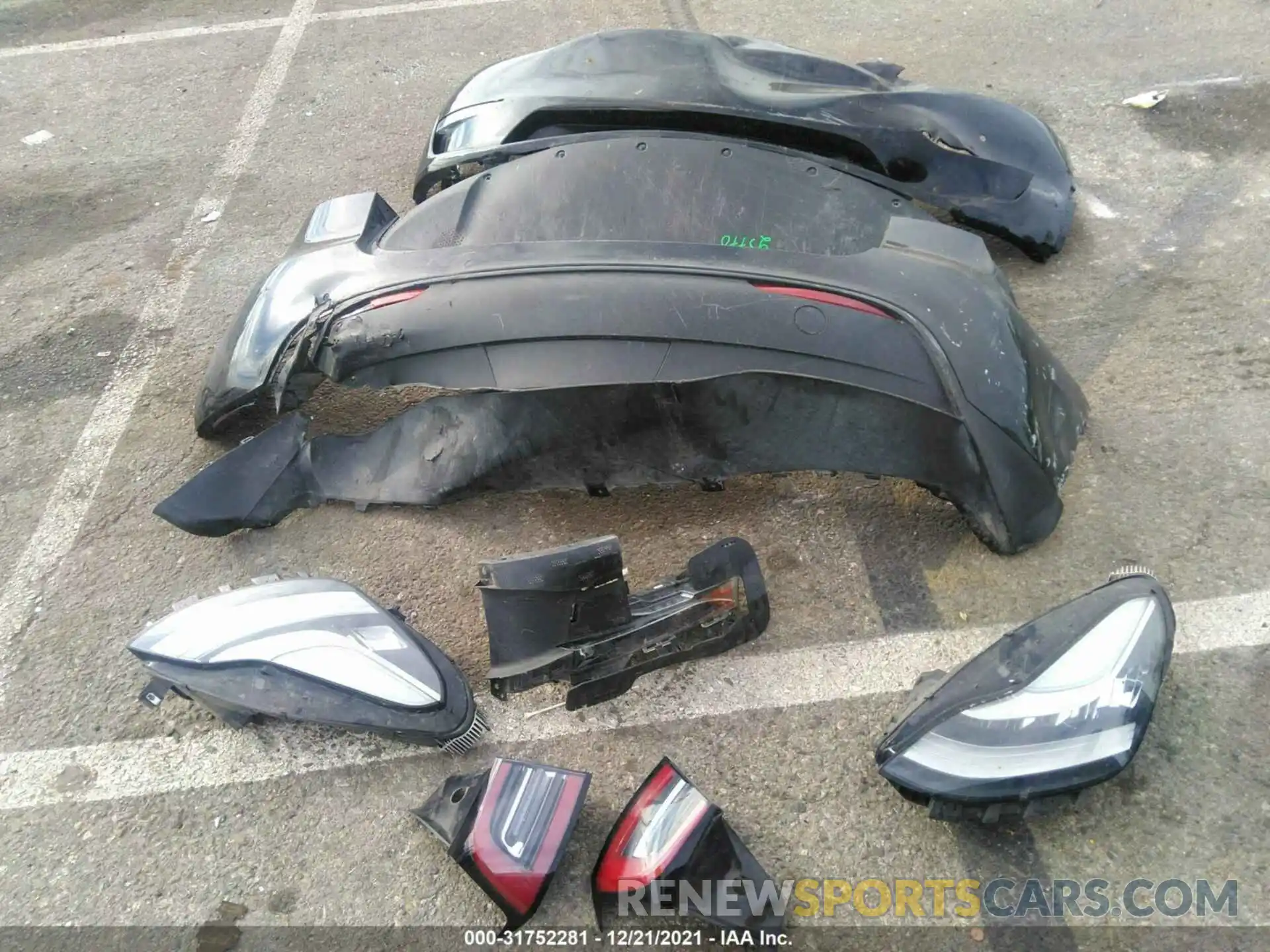 12 Photograph of a damaged car 5YJYGDEF7LF027916 TESLA MODEL Y 2020