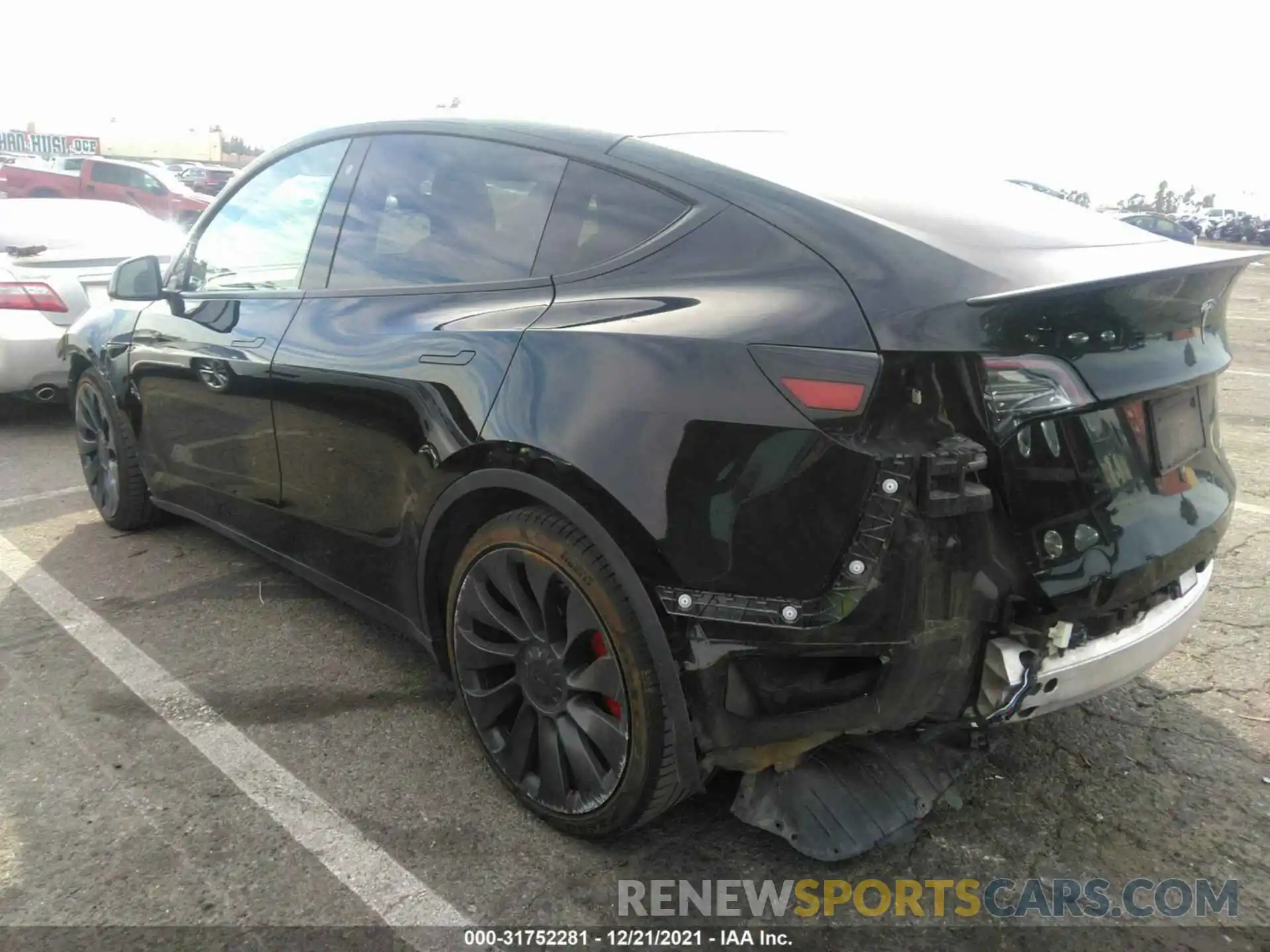 4 Photograph of a damaged car 5YJYGDEF7LF027916 TESLA MODEL Y 2020