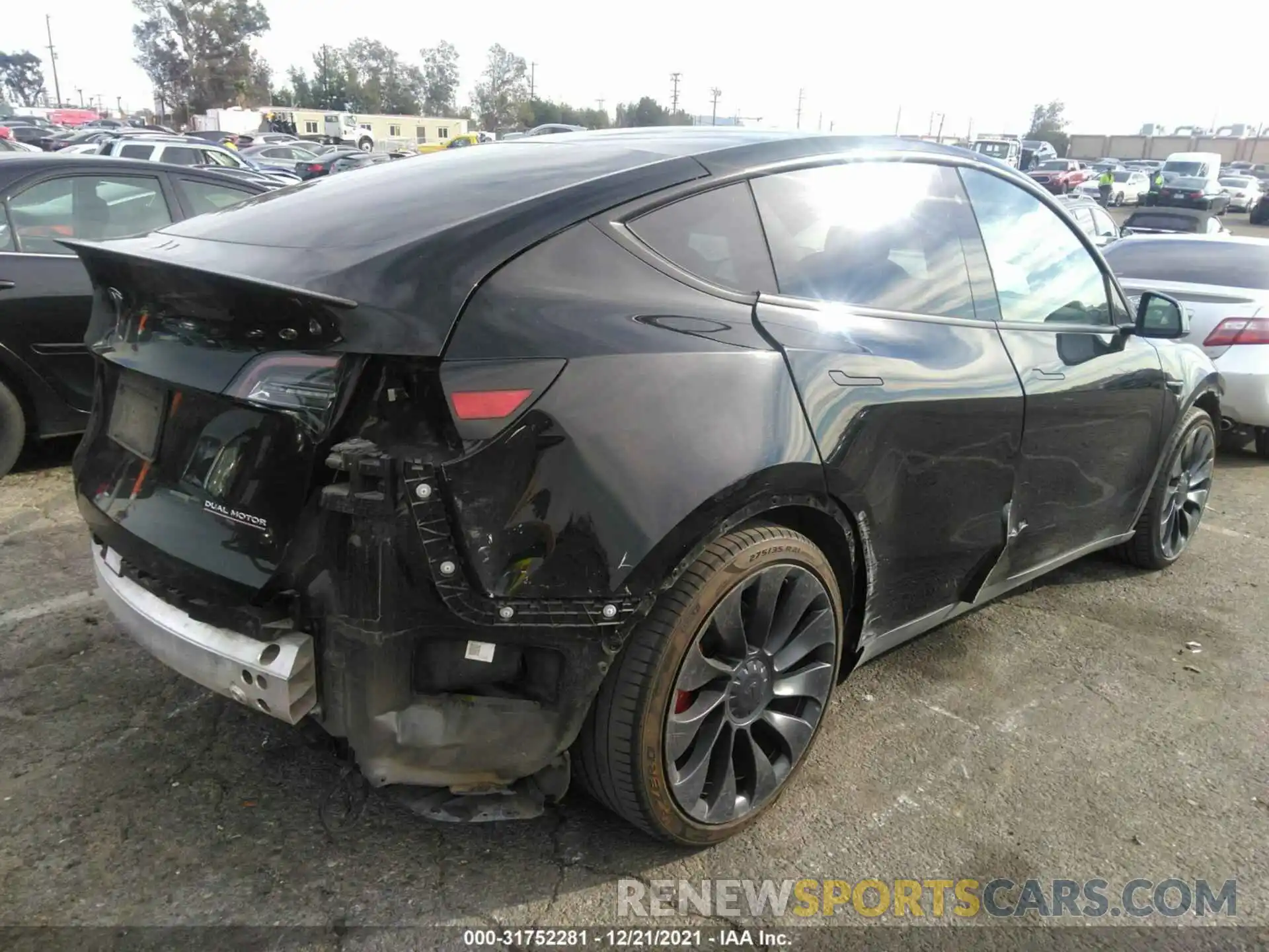 5 Photograph of a damaged car 5YJYGDEF7LF027916 TESLA MODEL Y 2020