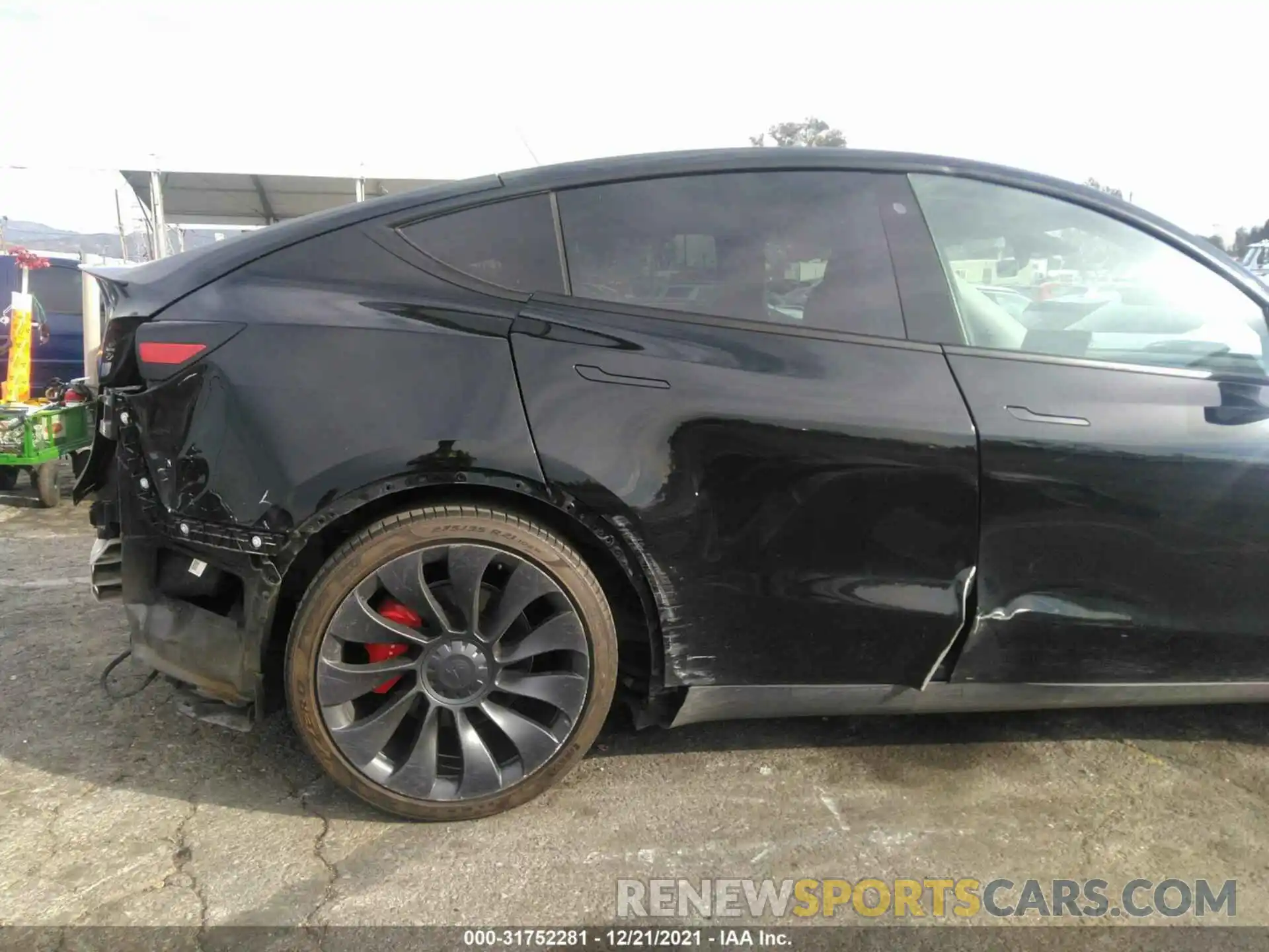 6 Photograph of a damaged car 5YJYGDEF7LF027916 TESLA MODEL Y 2020