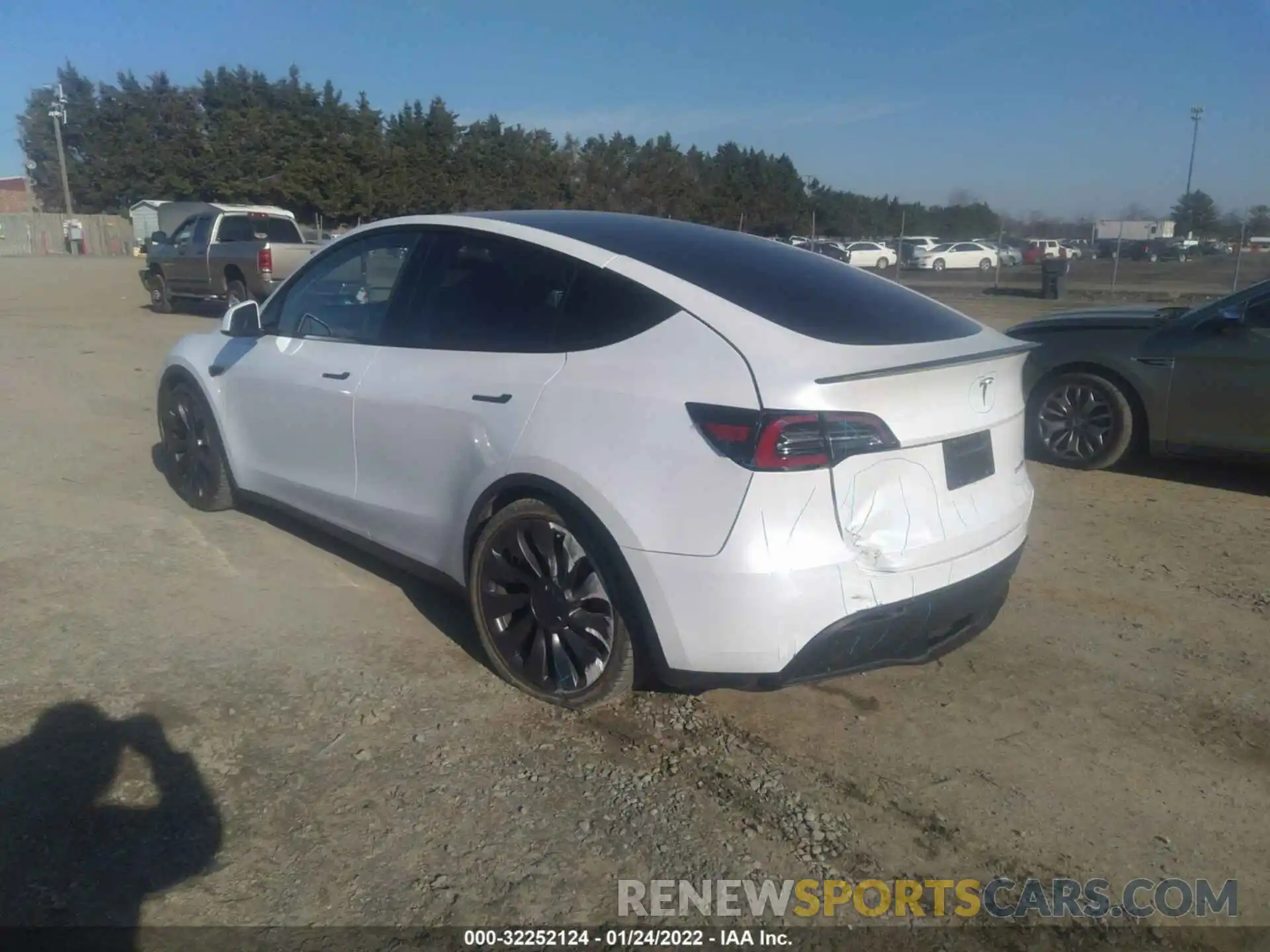 3 Фотография поврежденного автомобиля 5YJYGDEF7LF028063 TESLA MODEL Y 2020