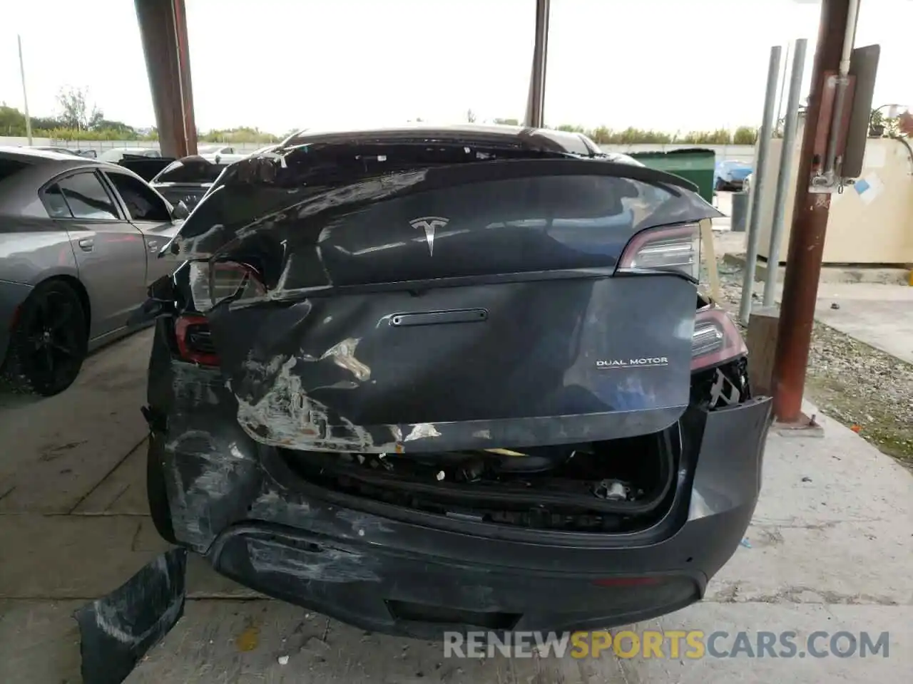 9 Photograph of a damaged car 5YJYGDEF8LF001003 TESLA MODEL Y 2020