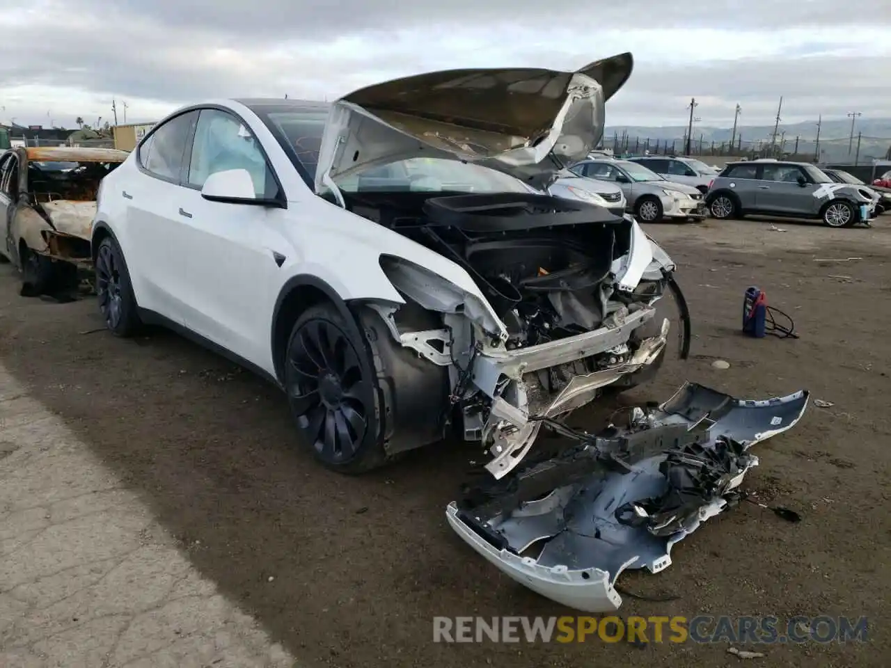 1 Photograph of a damaged car 5YJYGDEF8LF023146 TESLA MODEL Y 2020