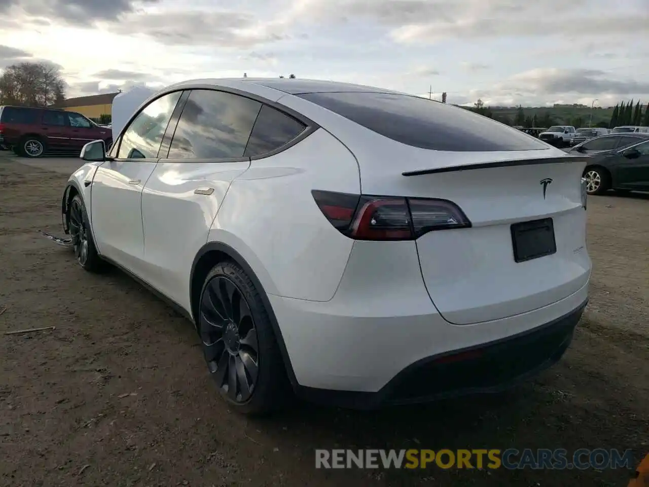 3 Photograph of a damaged car 5YJYGDEF8LF023146 TESLA MODEL Y 2020