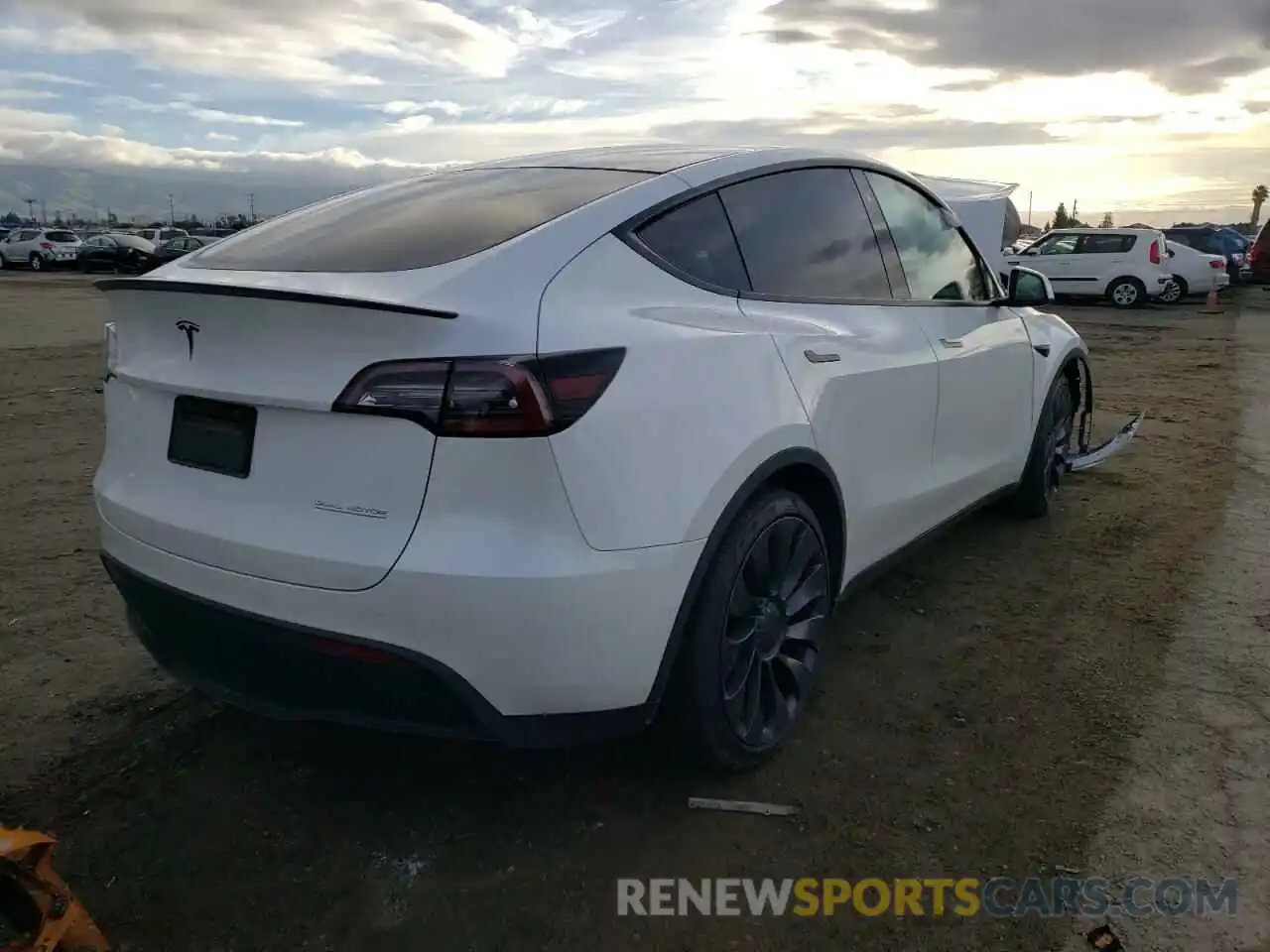 4 Photograph of a damaged car 5YJYGDEF8LF023146 TESLA MODEL Y 2020