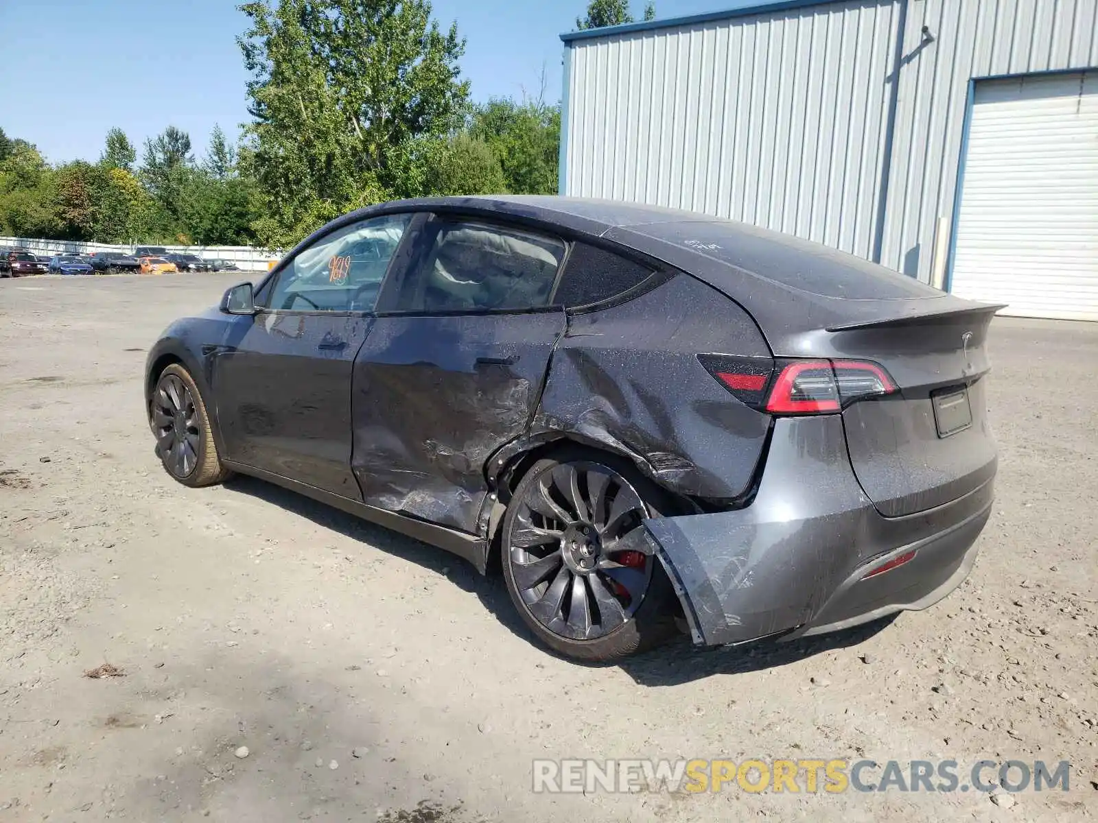 3 Фотография поврежденного автомобиля 5YJYGDEF8LF057197 TESLA MODEL Y 2020