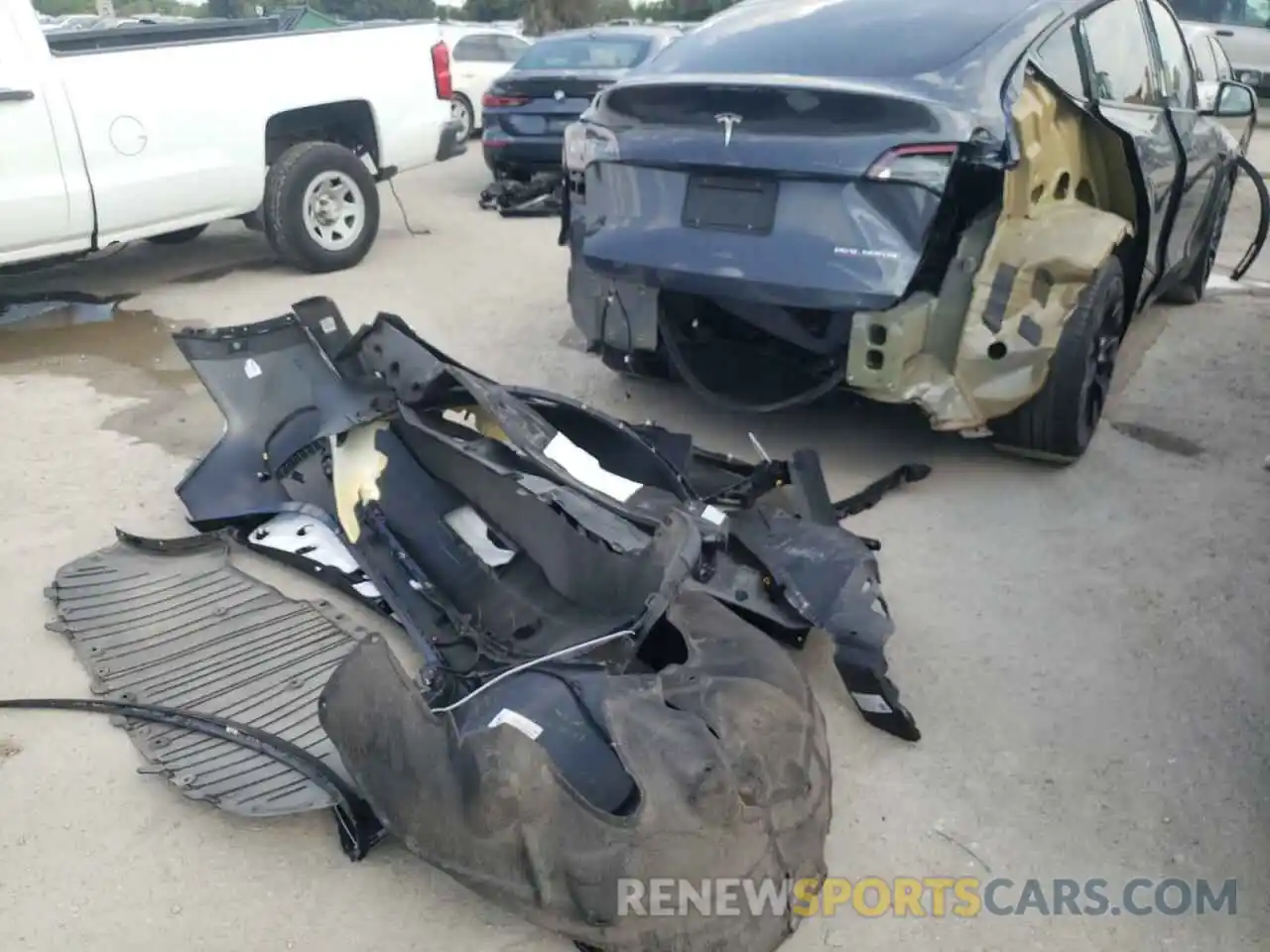 9 Photograph of a damaged car 5YJYGDEF9LF025875 TESLA MODEL Y 2020