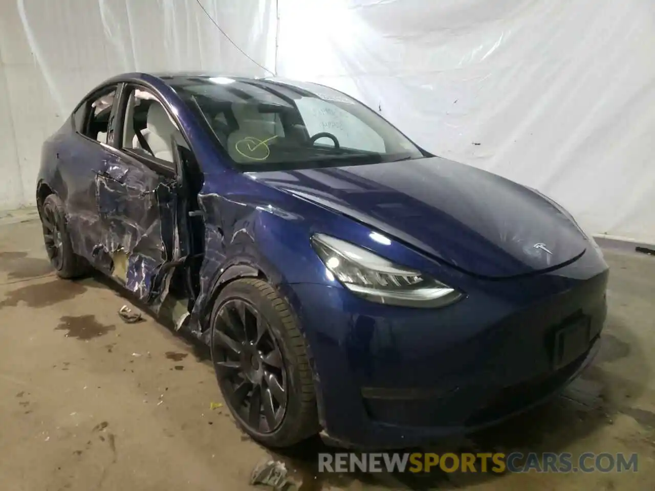 1 Photograph of a damaged car 5YJYGDEF9LF039114 TESLA MODEL Y 2020