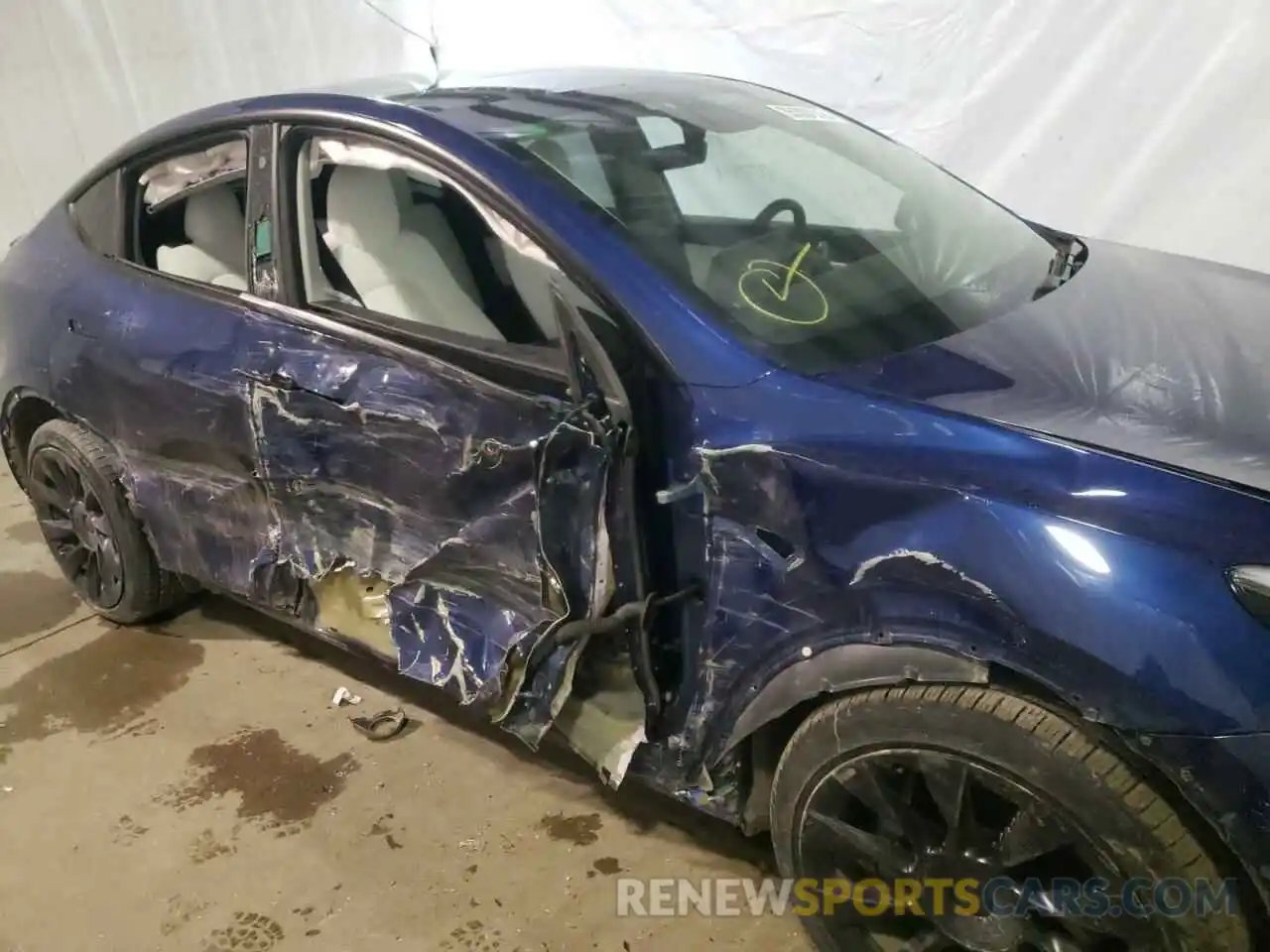 9 Photograph of a damaged car 5YJYGDEF9LF039114 TESLA MODEL Y 2020