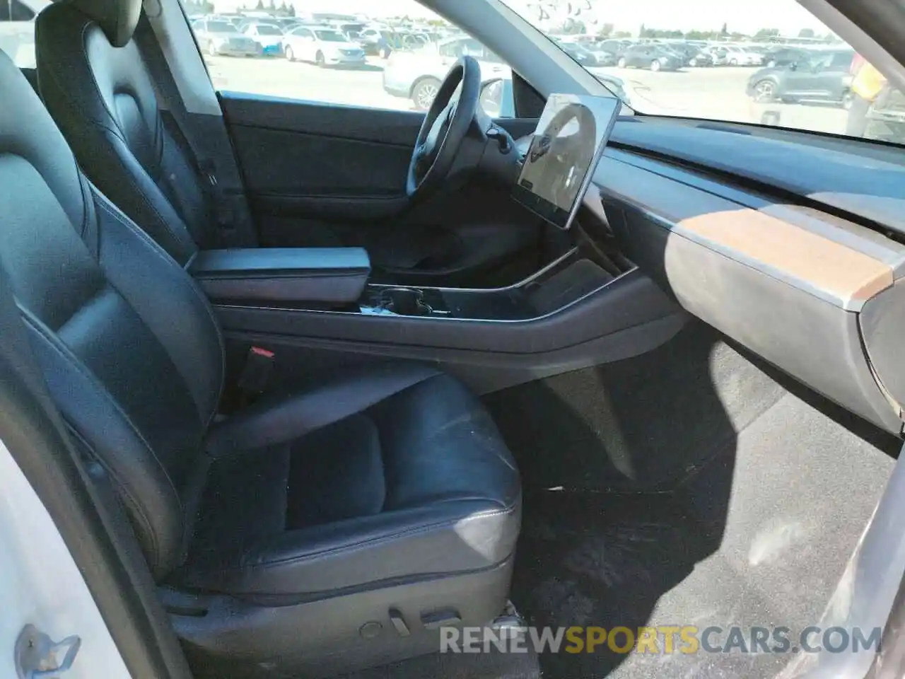 5 Photograph of a damaged car 5YJYGDEFXLF000743 TESLA MODEL Y 2020