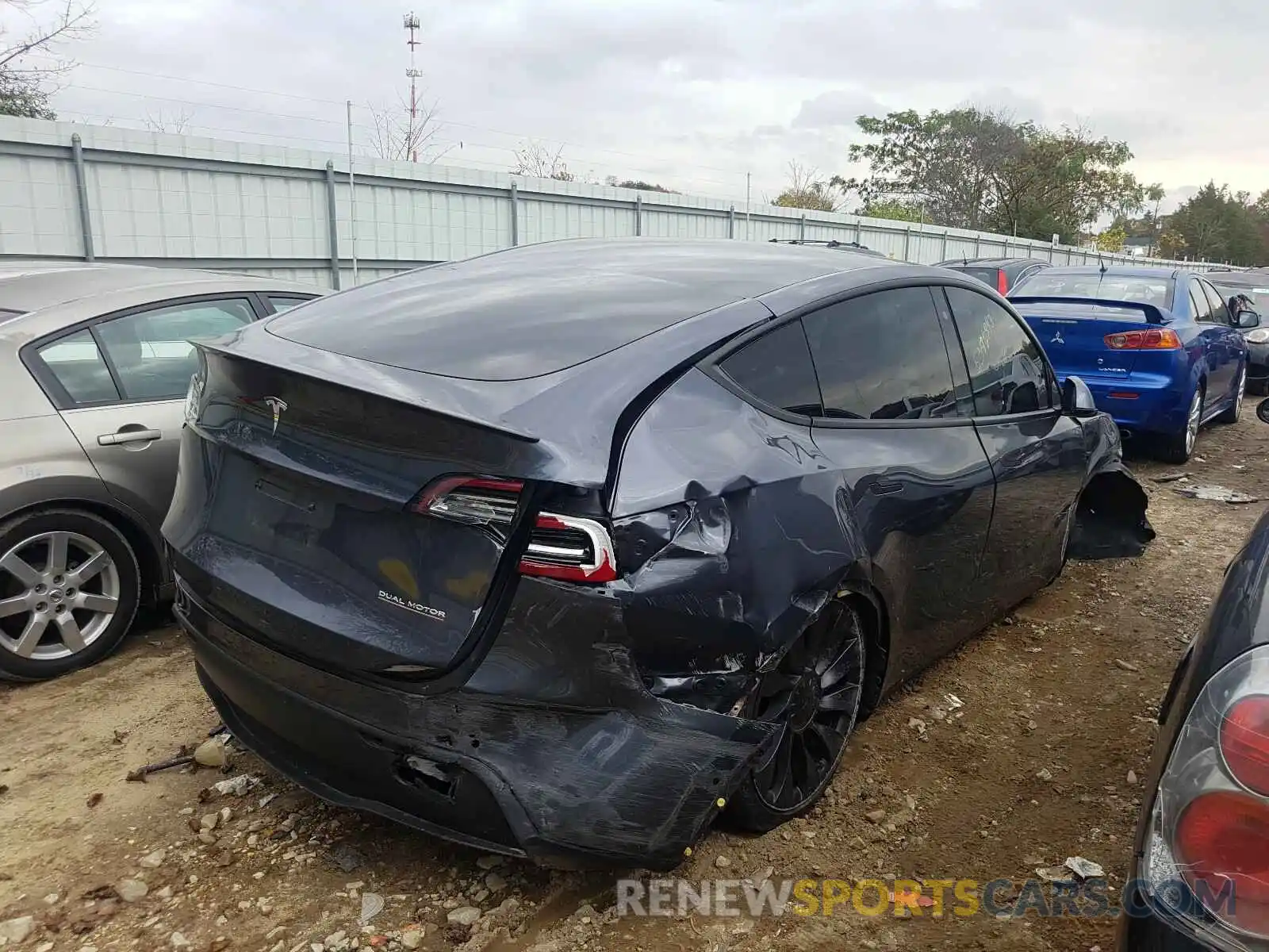 4 Photograph of a damaged car 5YJYGDEFXLF001259 TESLA MODEL Y 2020