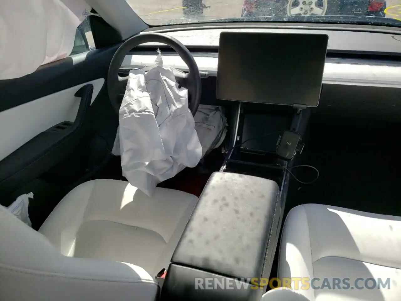 9 Photograph of a damaged car 5YJYGDEFXLF017610 TESLA MODEL Y 2020