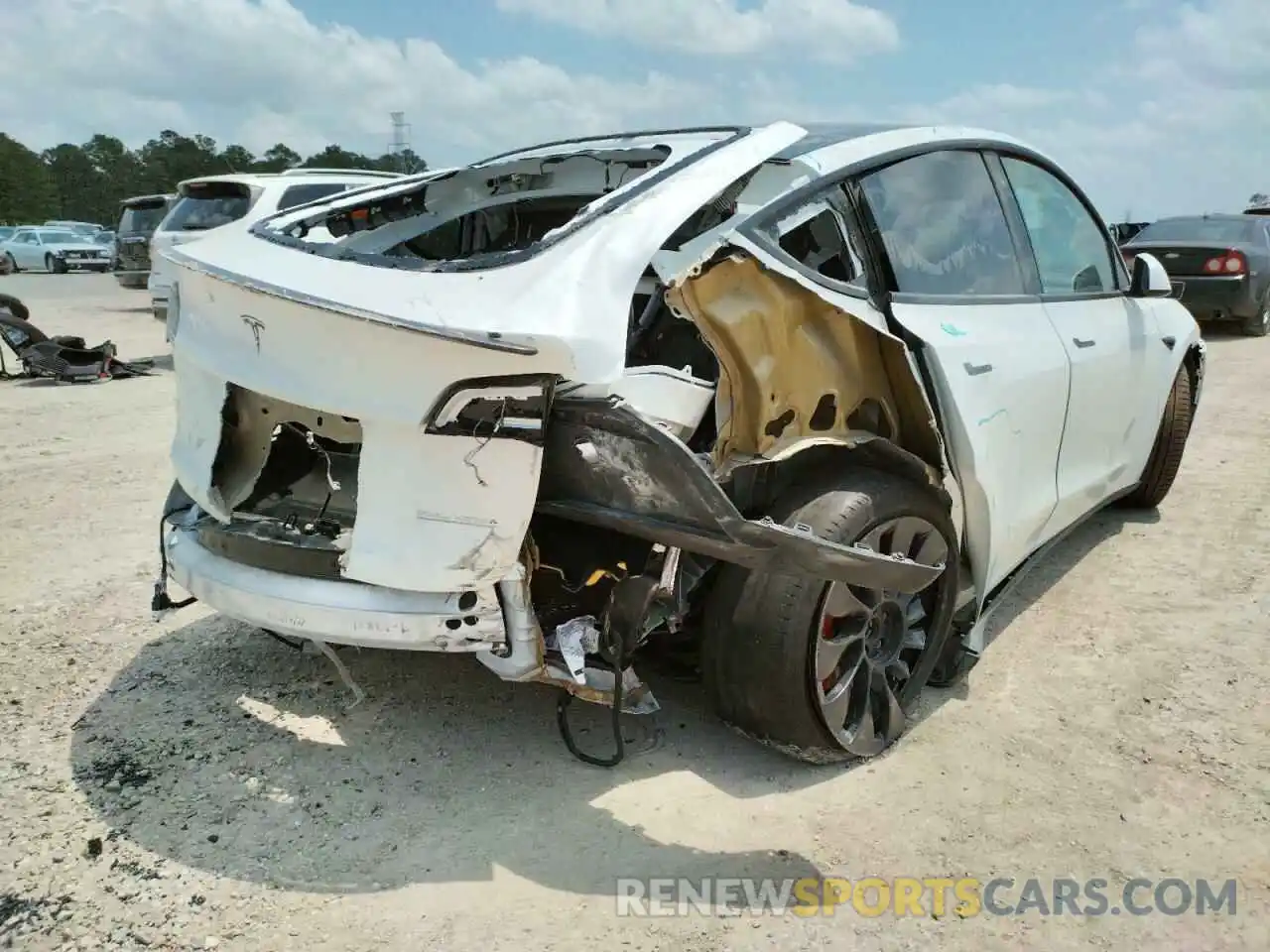 4 Photograph of a damaged car 5YJYGDEFXLF025562 TESLA MODEL Y 2020