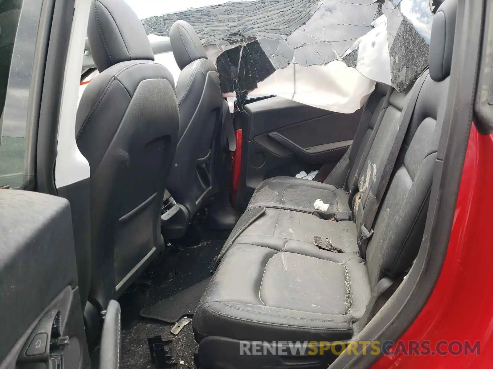 6 Photograph of a damaged car 5YJYGAED2MF142681 TESLA MODEL Y 2021