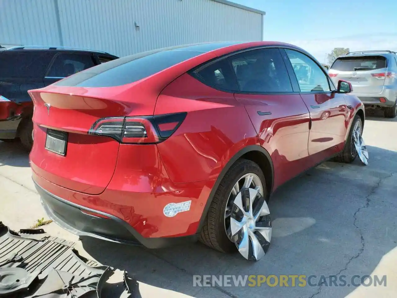 4 Photograph of a damaged car 5YJYGAED4MF177058 TESLA MODEL Y 2021