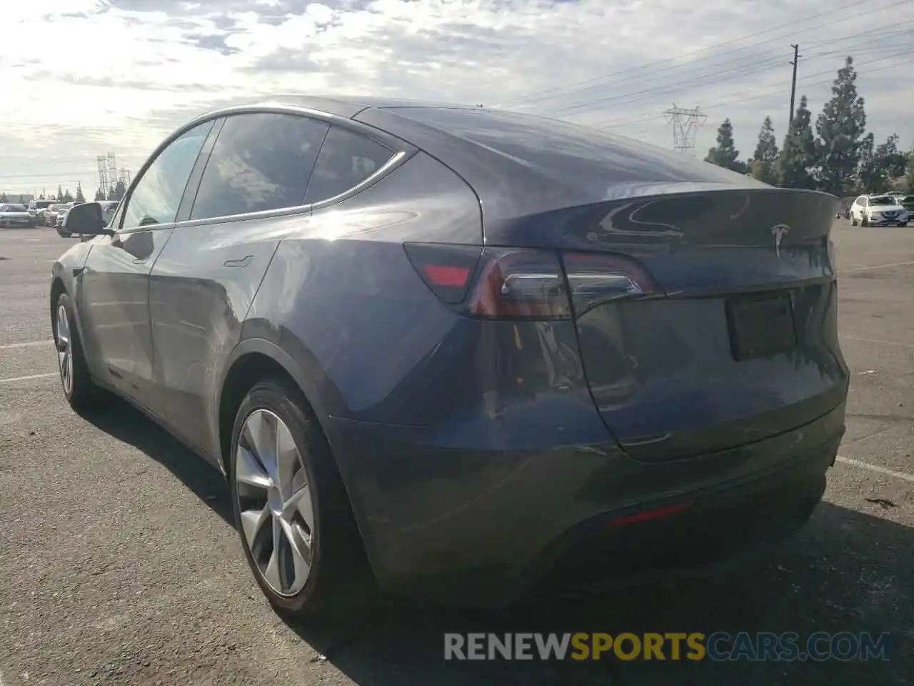 3 Photograph of a damaged car 5YJYGAED5MF181572 TESLA MODEL Y 2021