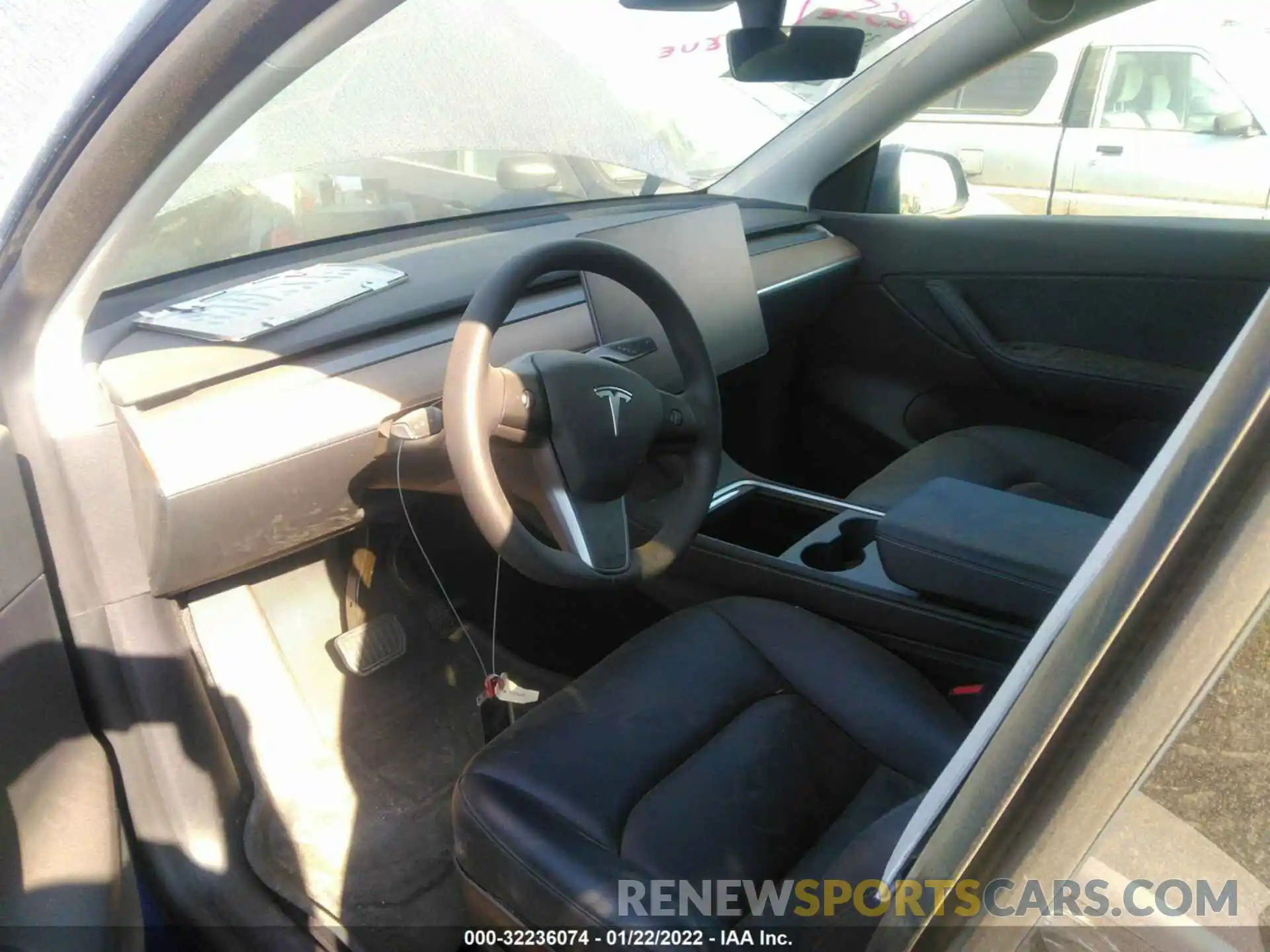 10 Photograph of a damaged car 5YJYGAED6MF136947 TESLA MODEL Y 2021