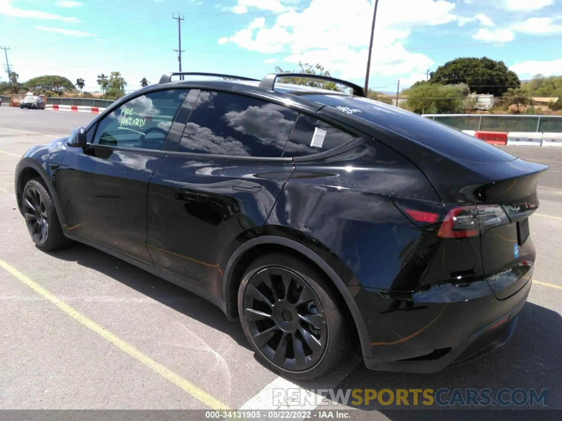 3 Photograph of a damaged car 5YJYGAED8MF173532 TESLA MODEL Y 2021